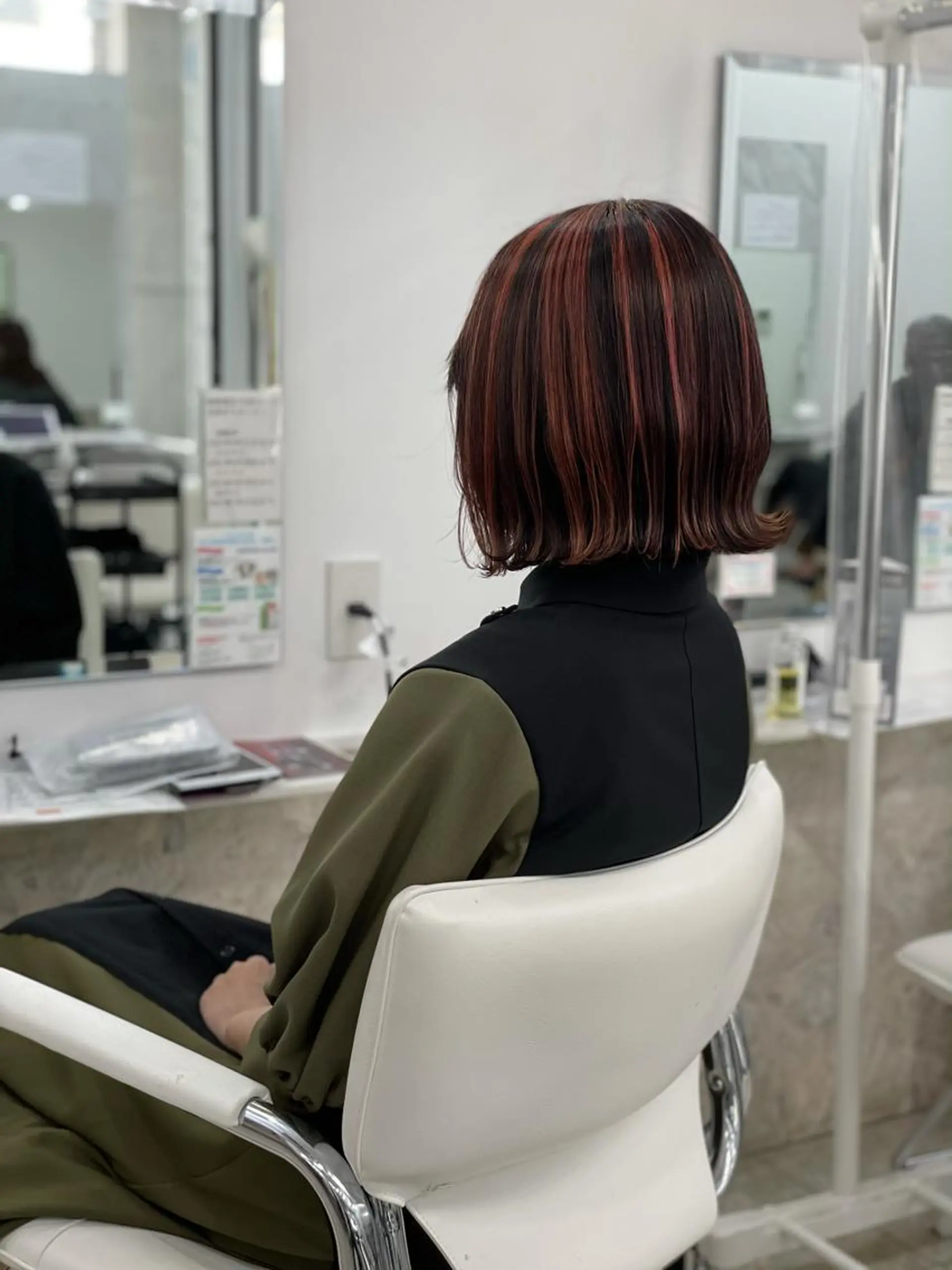 セミロング カラー ハイライトカラー ボブ ハイライト 外ハネヘア 相武台ショート特化 💐川崎希💐のヘアスタイル