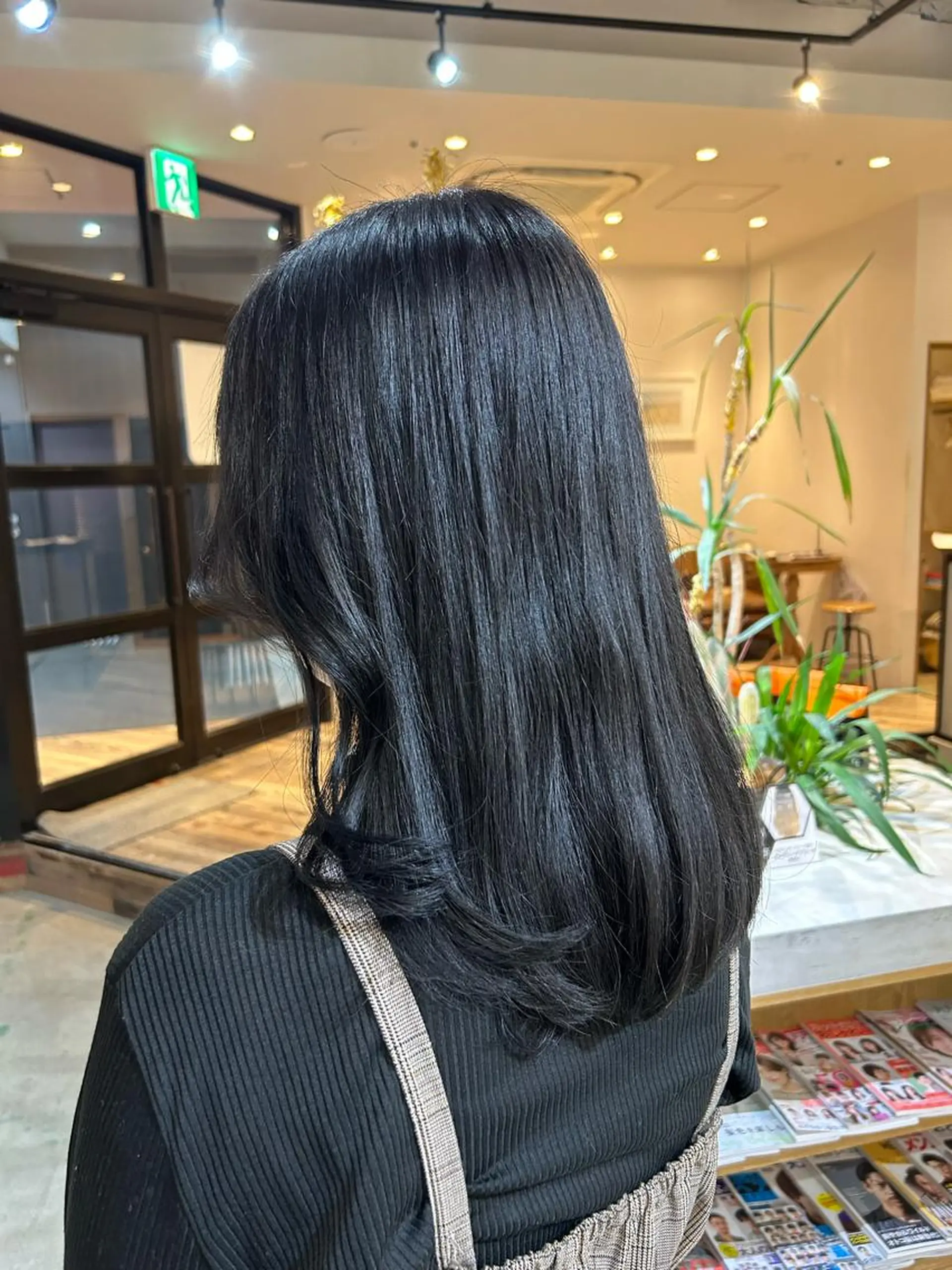 ロング カラー 黒髪 ブルーカラー ブルーブラック 艶髪/髪質改善 yukaのヘアスタイル