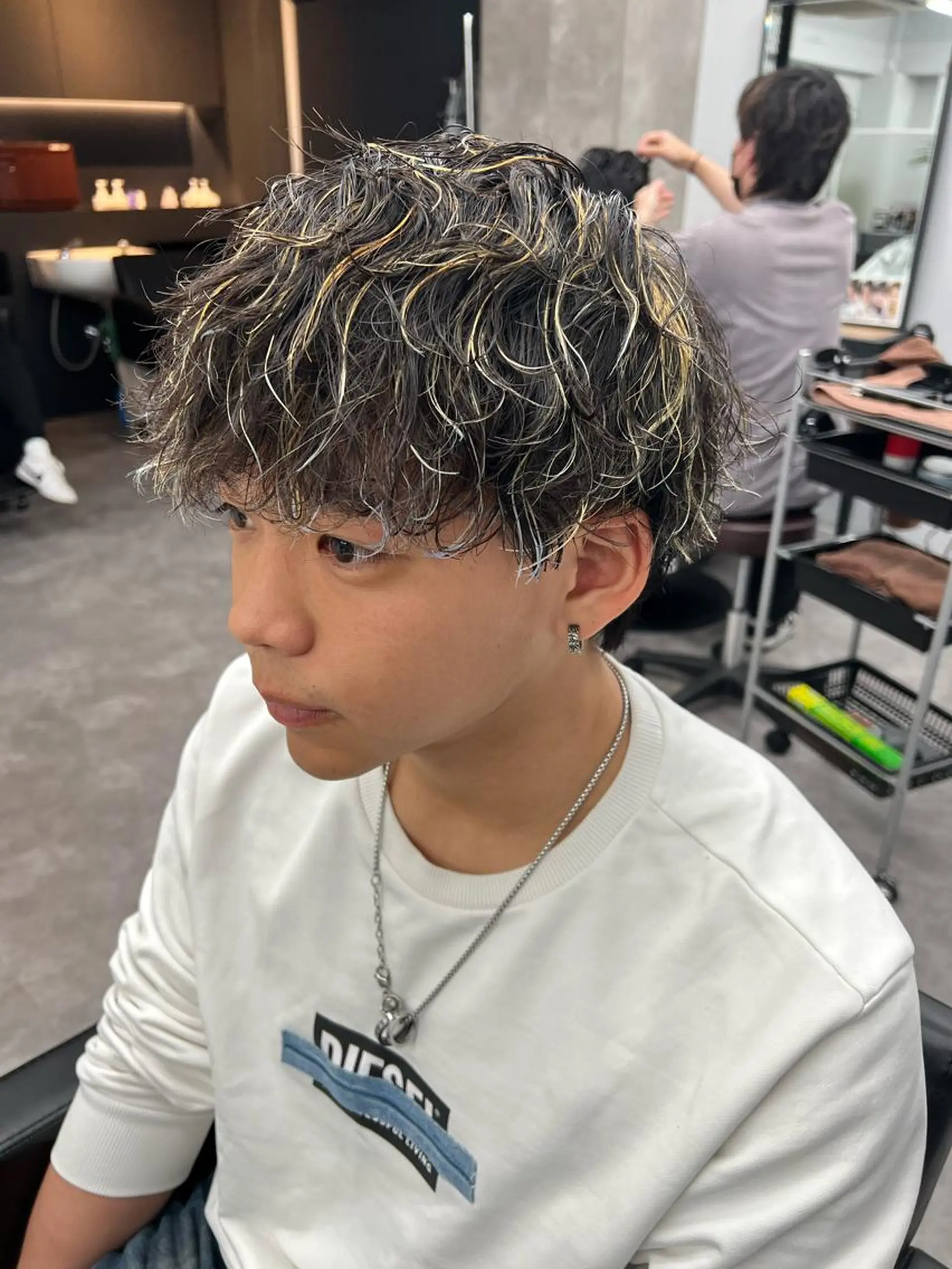 ショート カラー メンズ メンズブリーチ ブリーチ 抜きっぱなしブロンド 【曲がる縮毛矯正】 モデル募集🙋カツヤのヘアスタイル