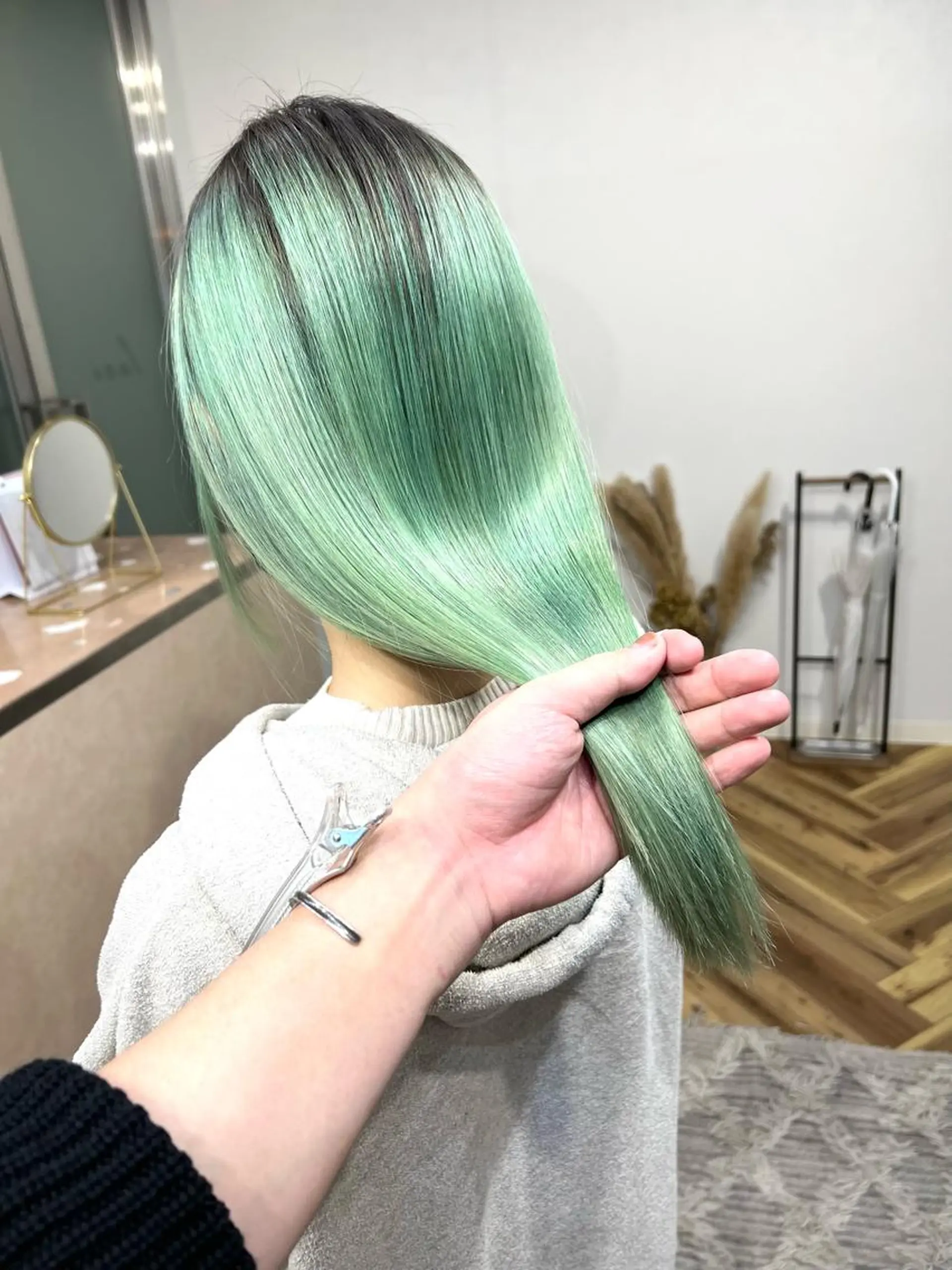 ロング カラー バレイヤージュ ブリーチ ケアブリーチ ハイライトカラー インナーカラー ヘアカラー トリートメント lani 天神大名/ブリーチのヘアスタイル