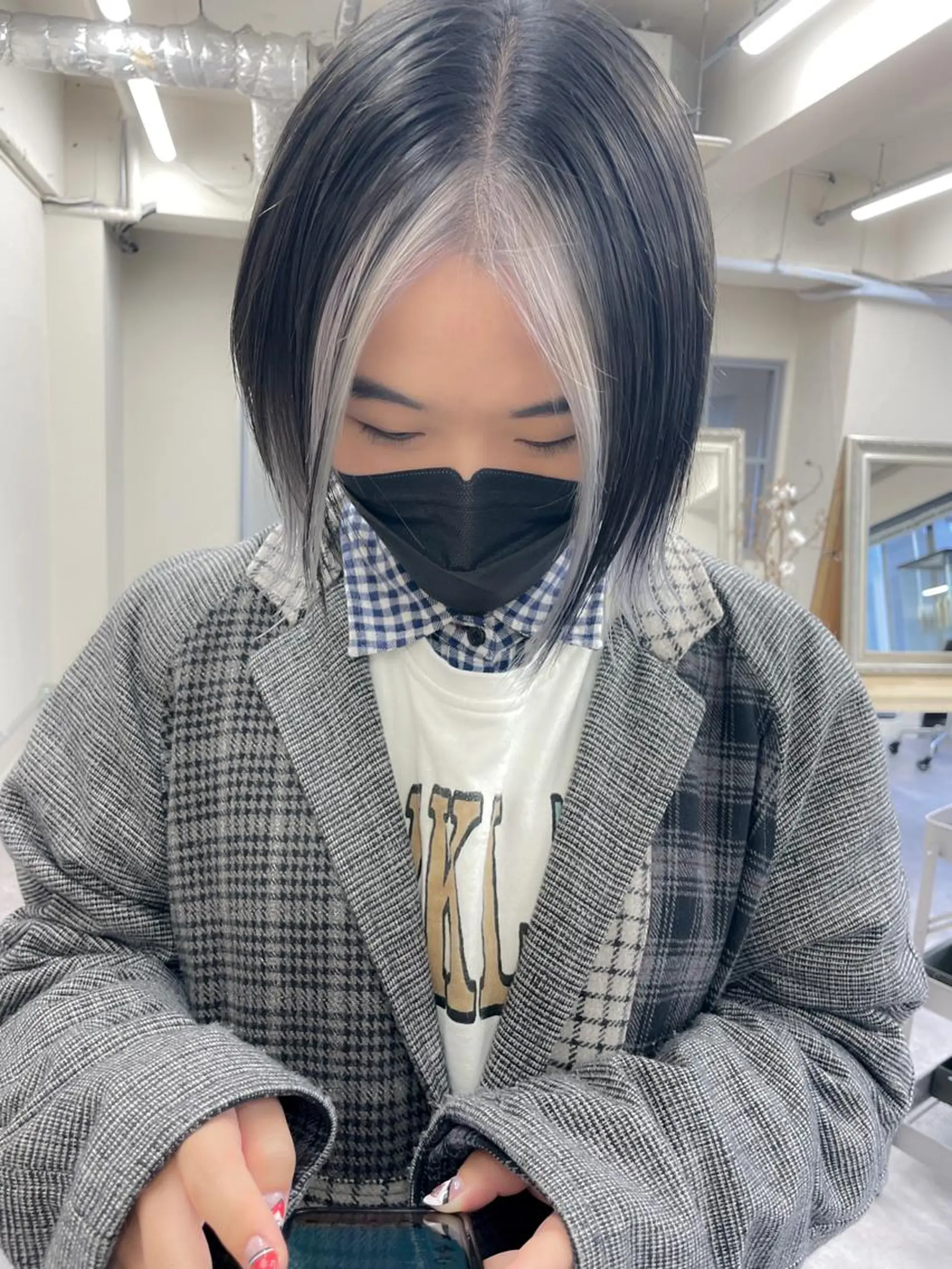 ショート カラー ブリーチ シルバー ヘアカラー トリートメント ✨ブリーチなし透明感 池袋　水野のヘアスタイル