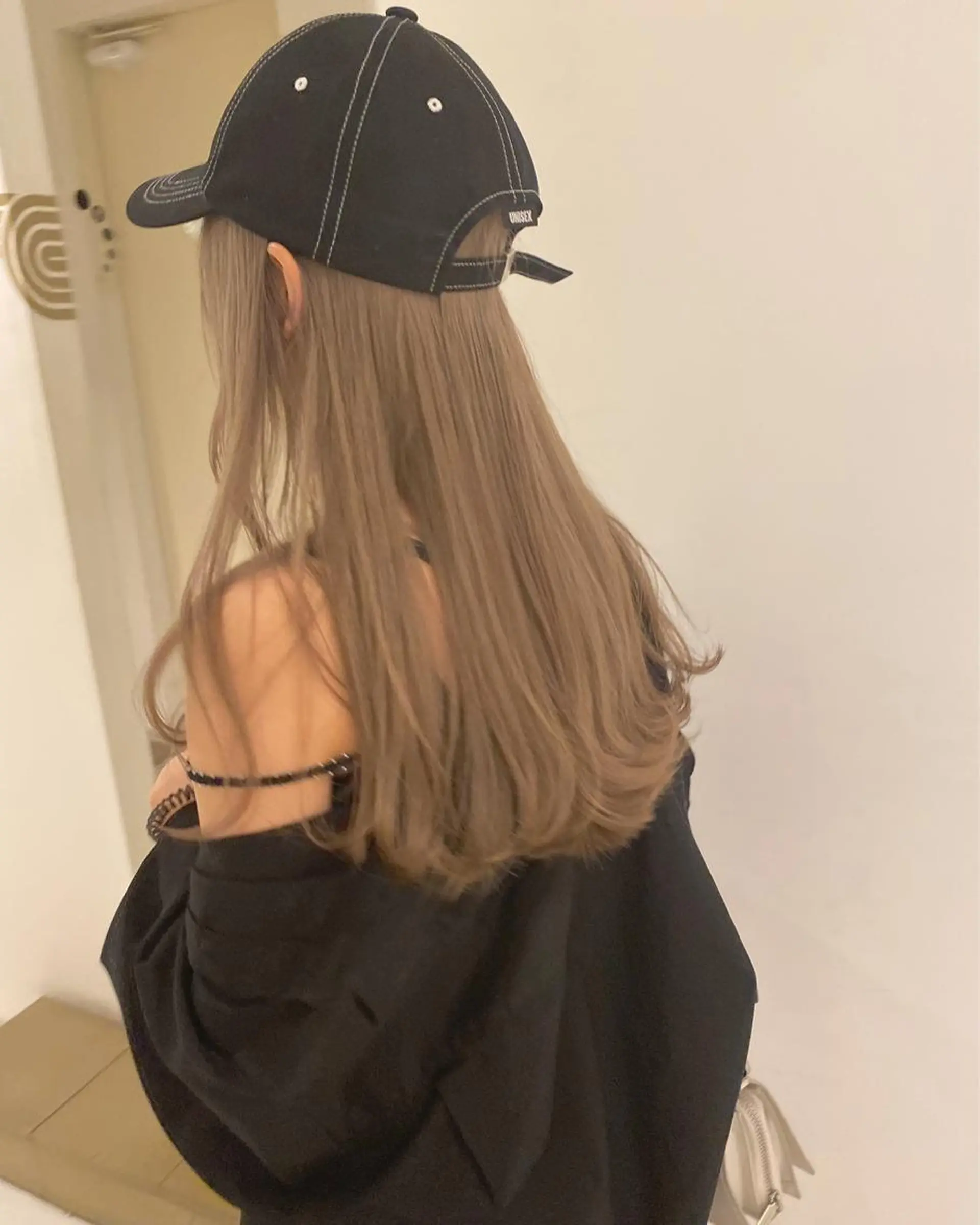 ロング カラー ヘアアレンジ ベージュカラー グレージュ ハイトーンカラー ハイトーンベージュ ハイトーングレージュ カット ヘアカラー トリートメント みやけ ひなのヘアスタイル