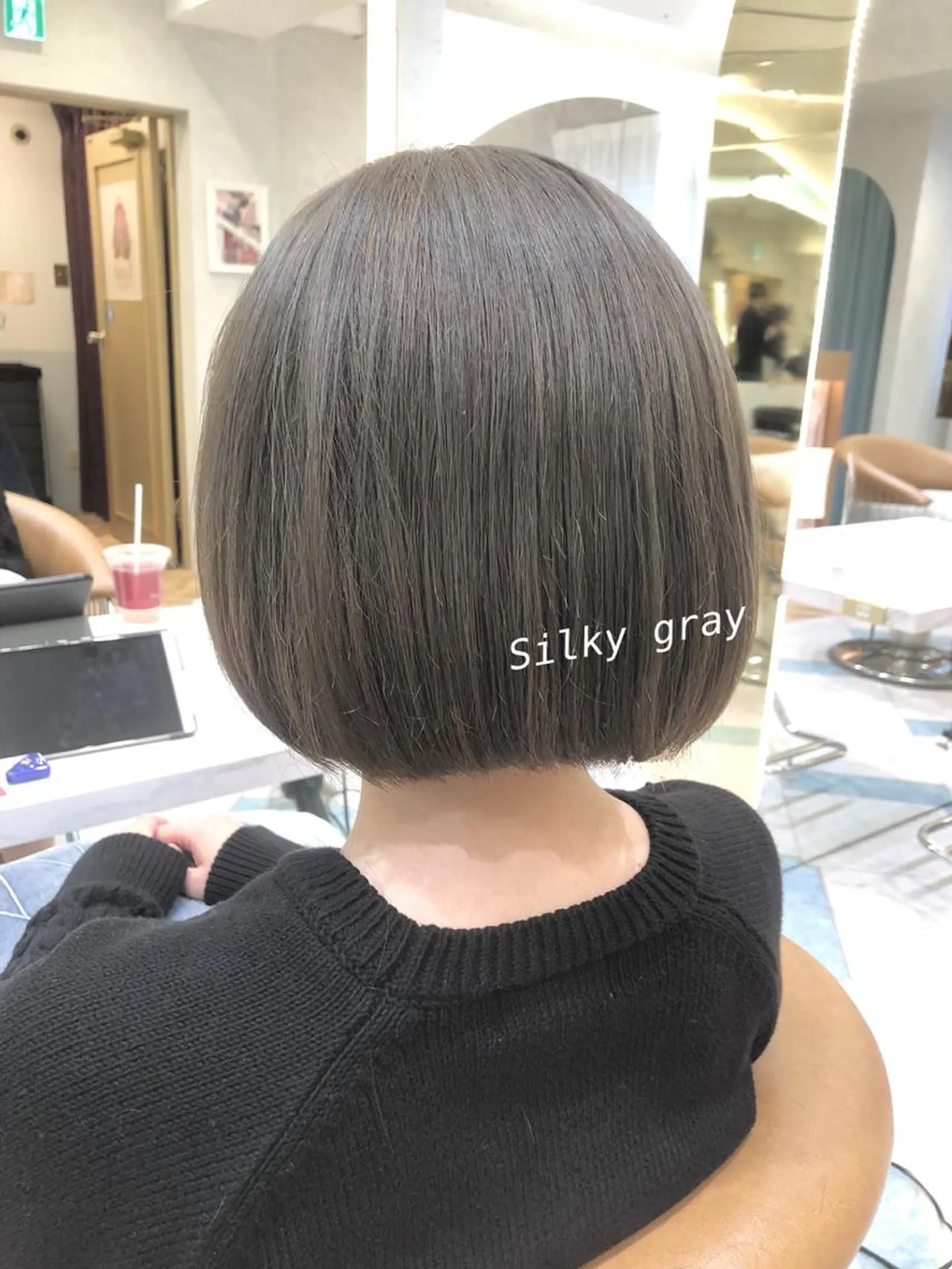 ショート カラー ボブ ♥️ブリーチ/ボブ/ レイヤー♥️maiのヘアスタイル