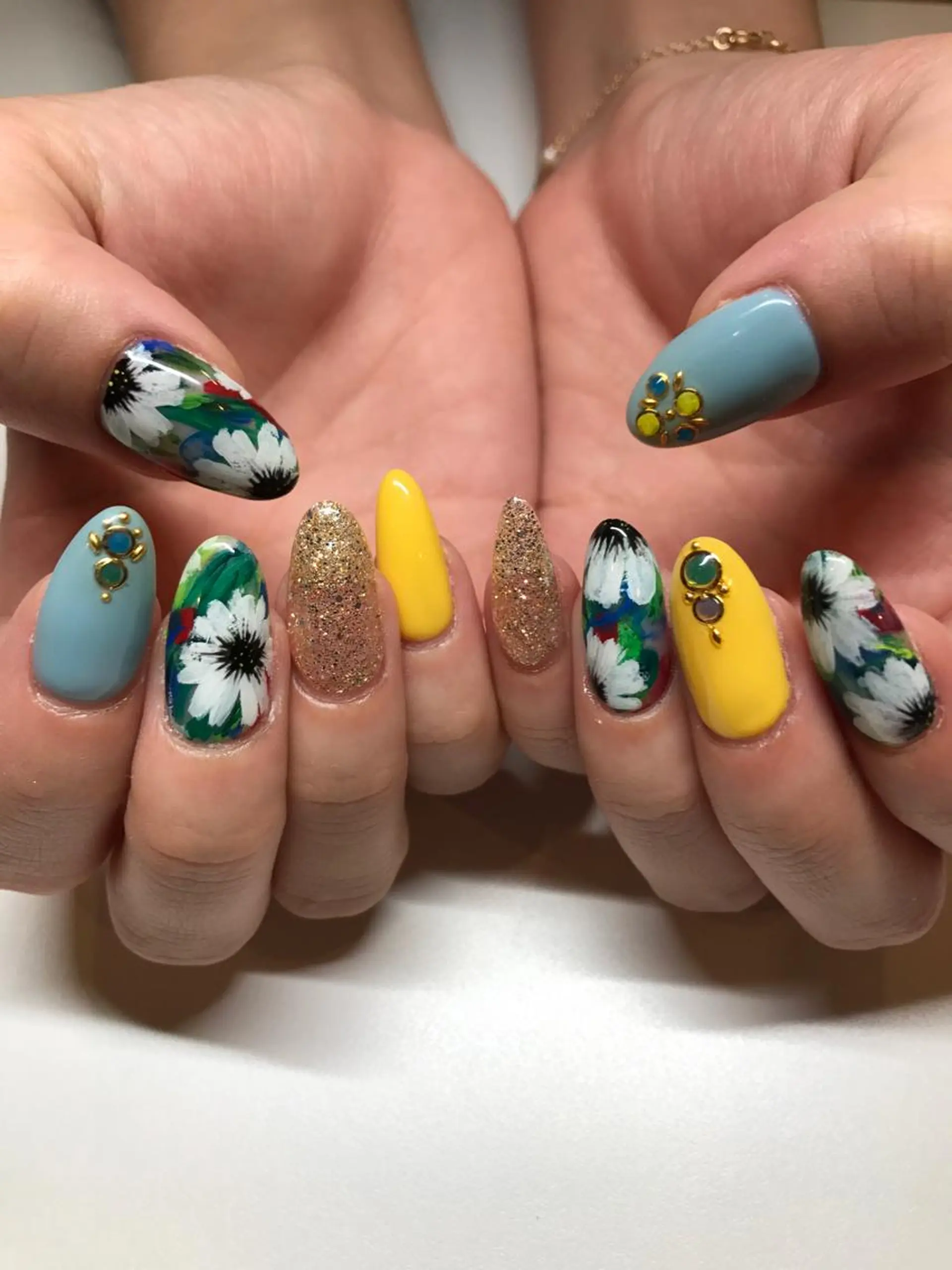 ネイル マツエク・マツパ フラワーネイル The Next...所属・TheNext kitahorieのネイルデザイン