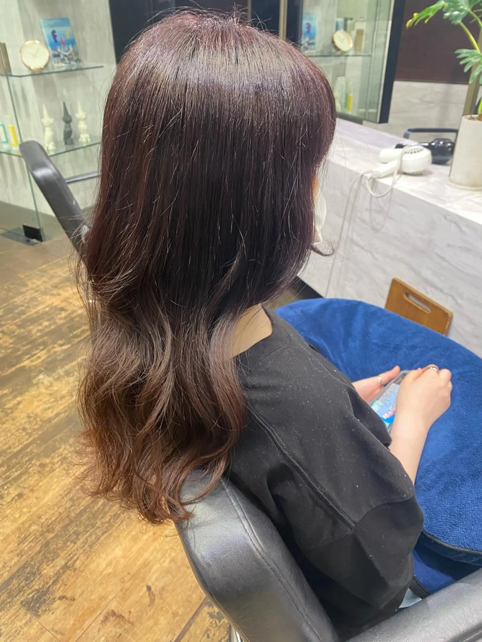 セミロング カラー ROBBY表参道所属・木村【ショート/ 耳だしショート】のヘアスタイル