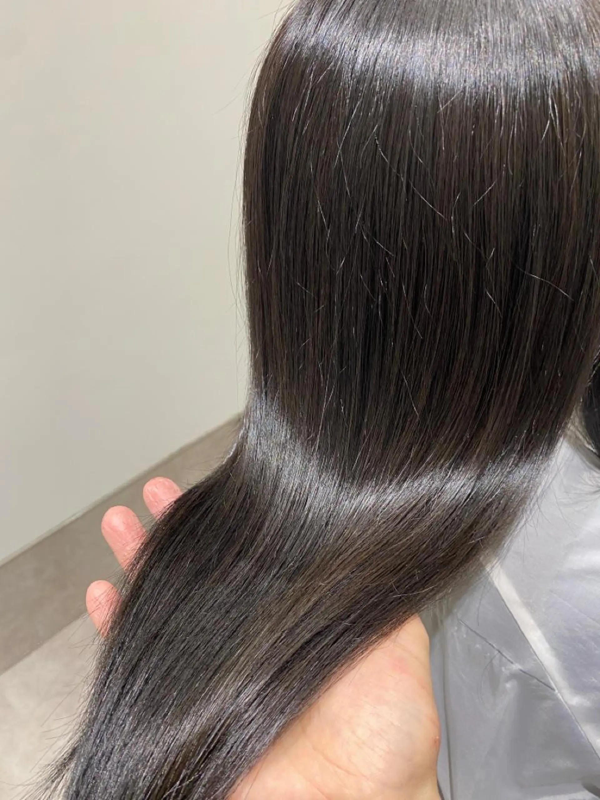 セミロング カラー 髪質改善 縮毛矯正 トリートメント ヘアカラー トリートメント ヘッドスパ 髪質改善・育髪サロンABELIA所属・大西 敦之のヘアスタイル
