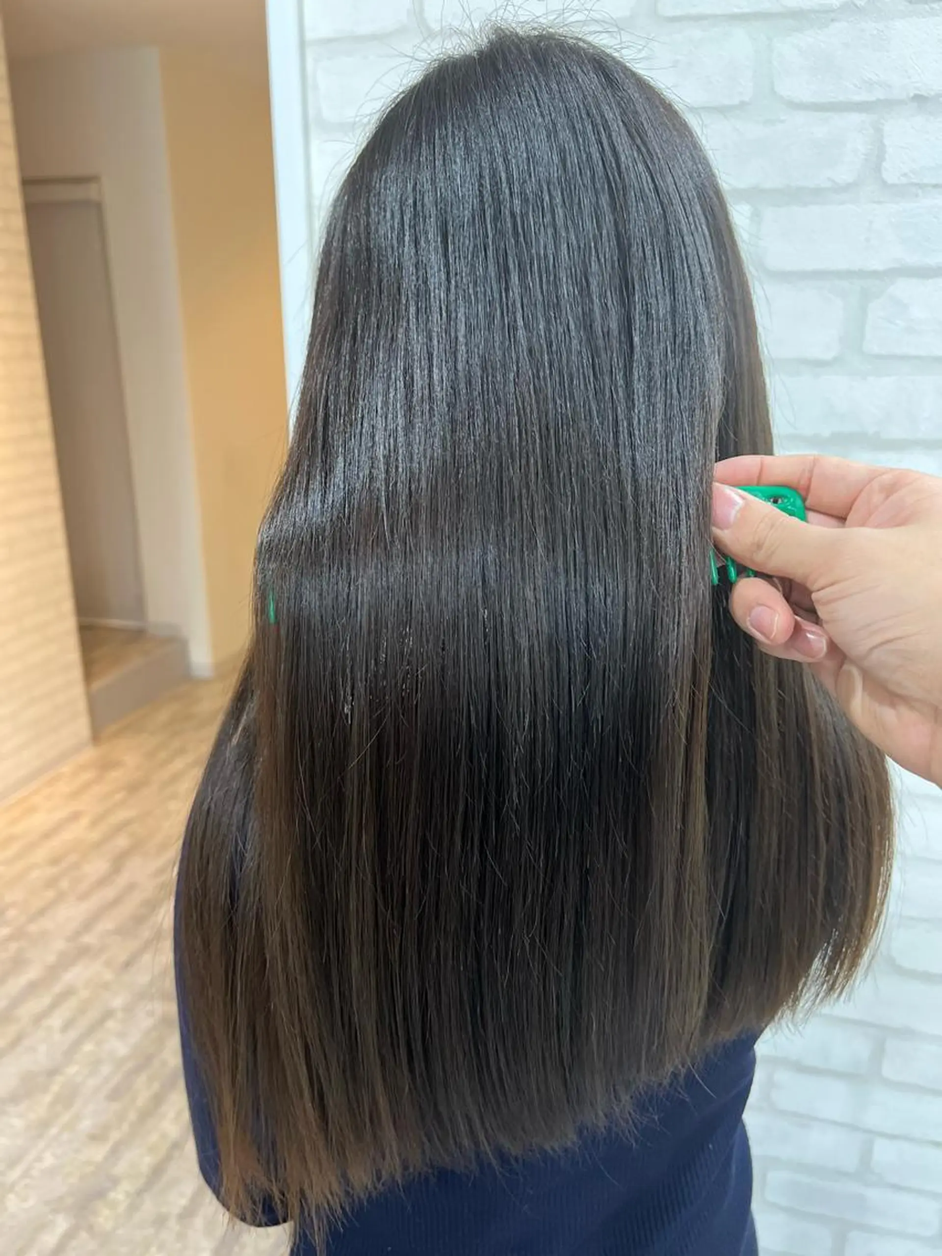 ロング 髪質改善 貸切サロンのヘアスタイル