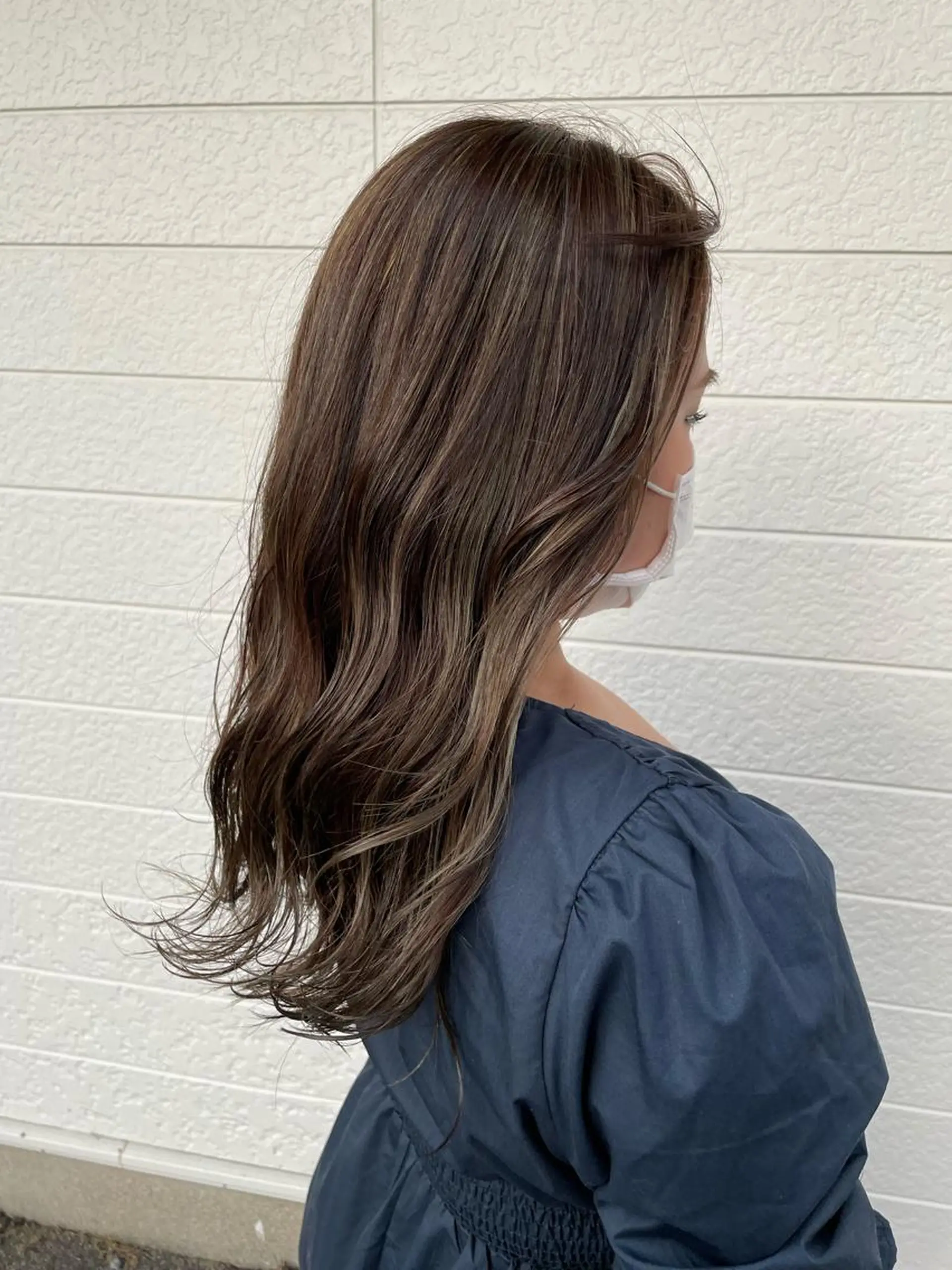 カラー ブリーチ 透明感カラー ハイライトカラー カノエ 乃木店のヘアスタイル