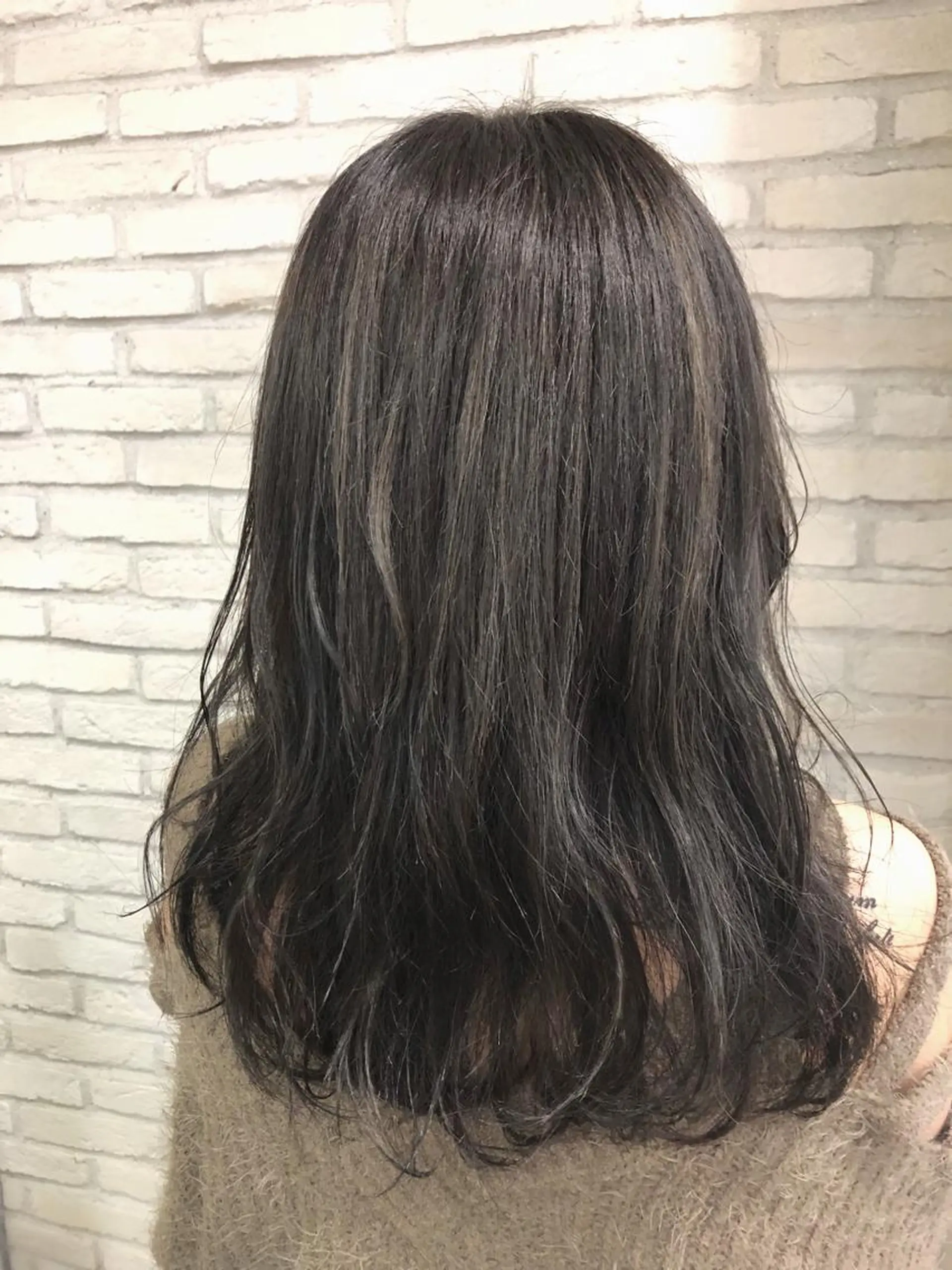 セミロング カラー グレージュ ハイライトカラー ハイライト oggi +KENJE所属・大平 美沙のヘアスタイル