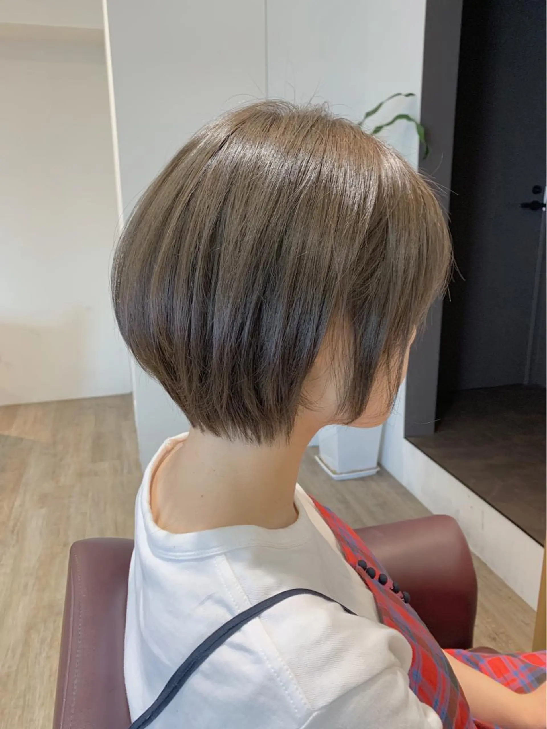 ショート カラー ベージュカラー エクステ KAZUMAのヘアスタイル