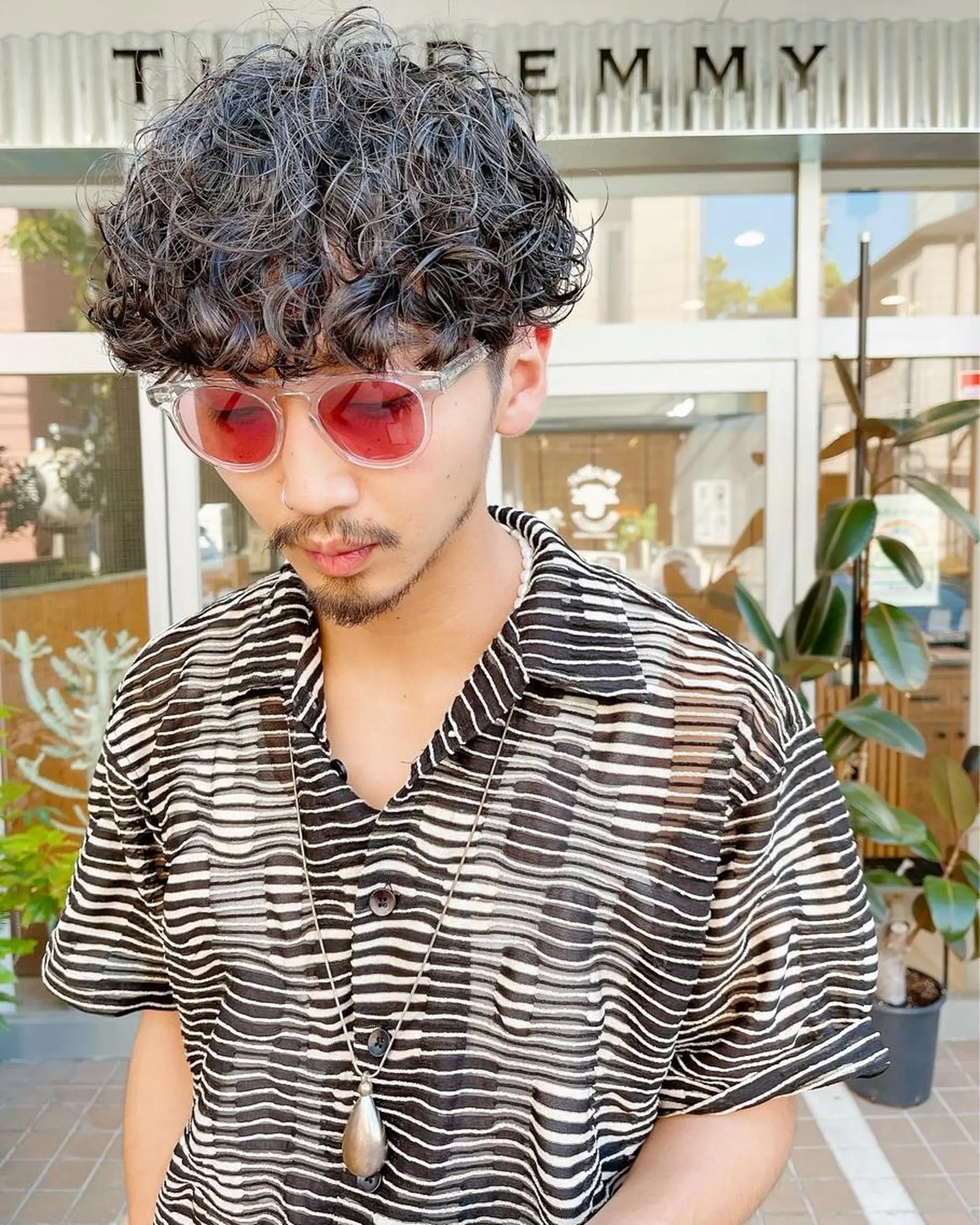 ショート パーマ メンズ マッシュ メンズパーマ カット ヘアカラー パーマ 縮毛矯正 トリートメント メンズパーマ タカキリョウのヘアスタイル