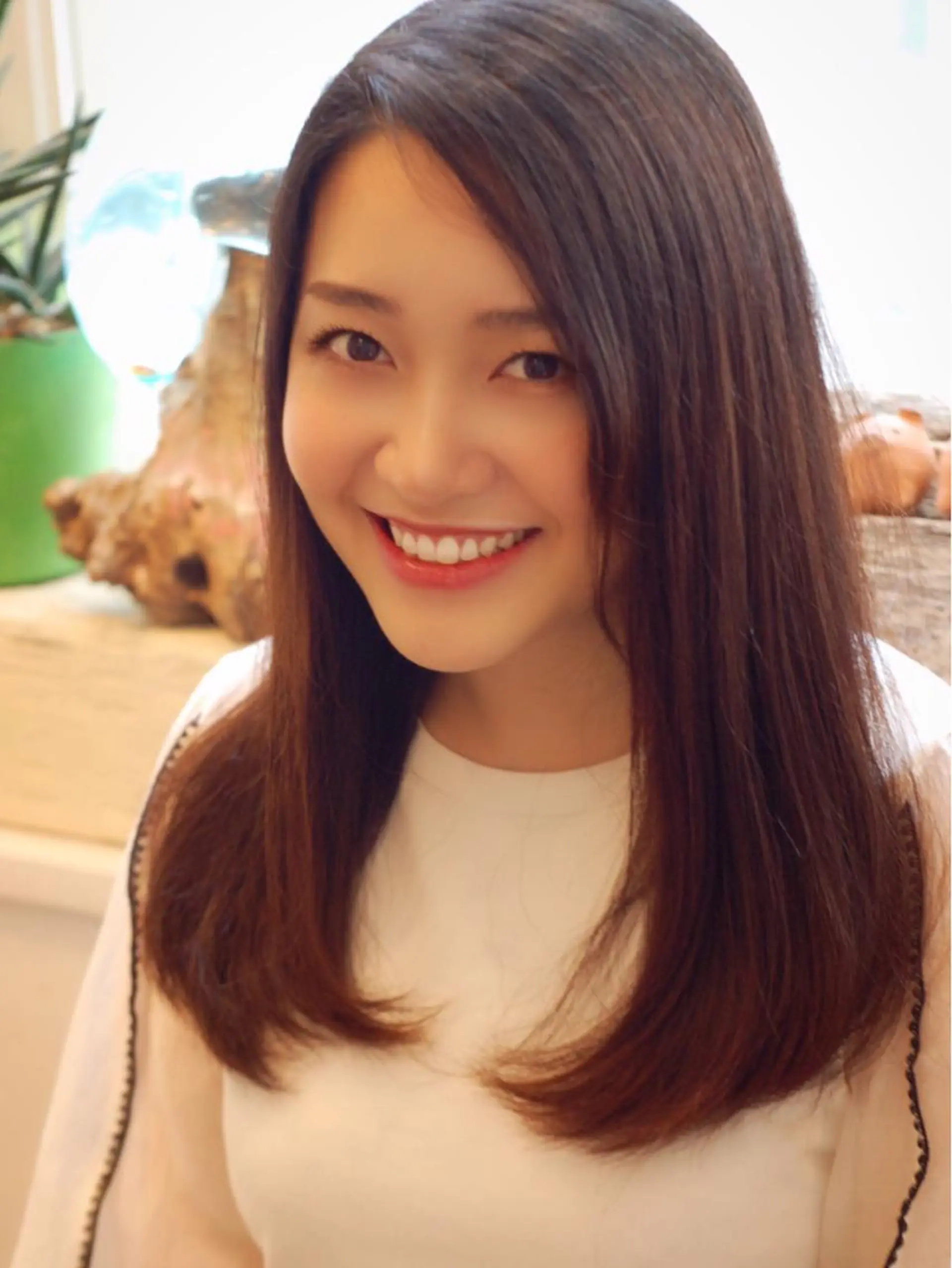ミディアム soto所属・安藤 芽衣のヘアスタイル