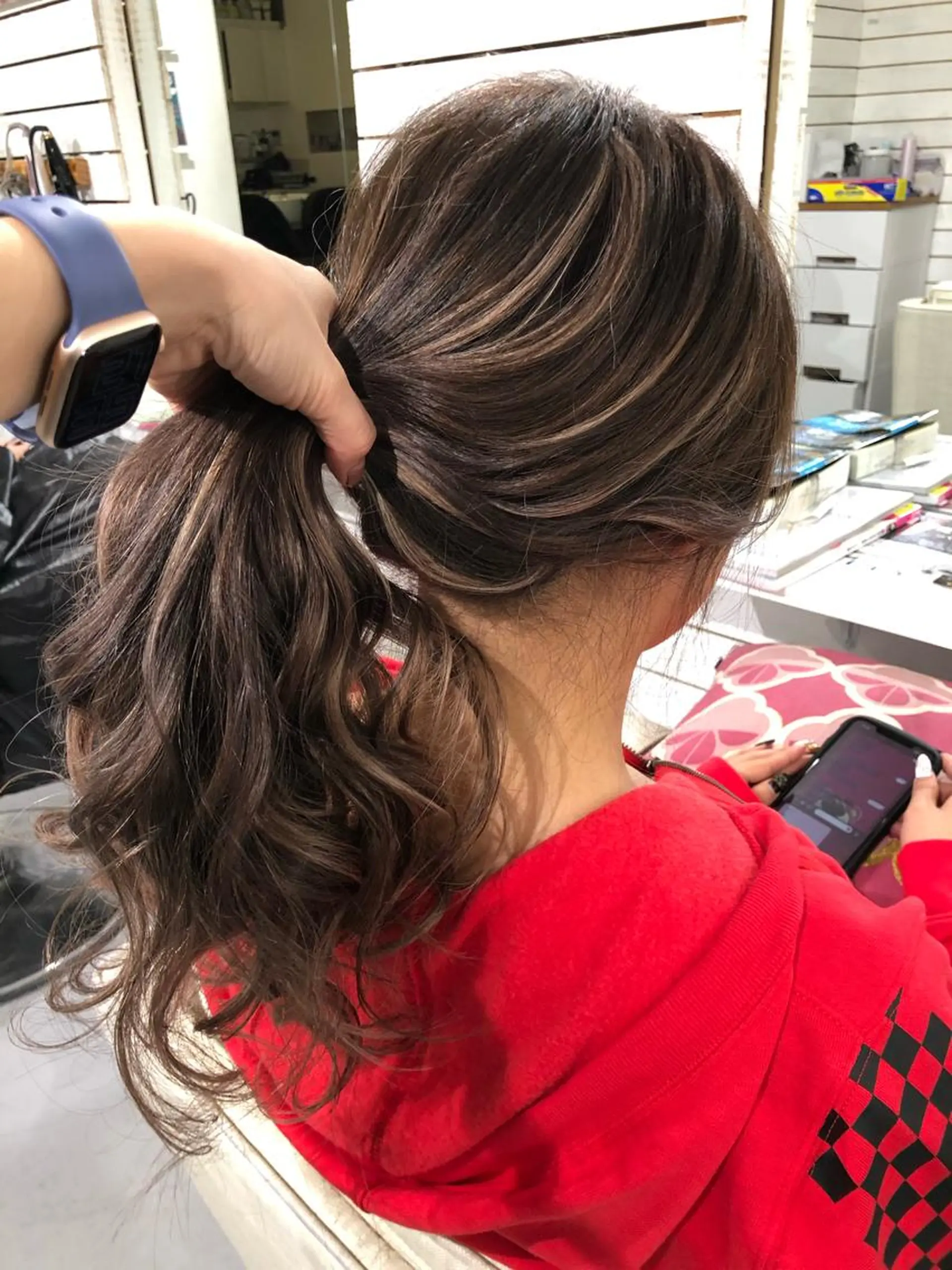 ロング カラー シールエクステ グラデーションカラー ハイライトカラー エクステ ハイライト ヘアカラー エクステ 🦋美髪／エクステ 🦋アベイクミのヘアスタイル