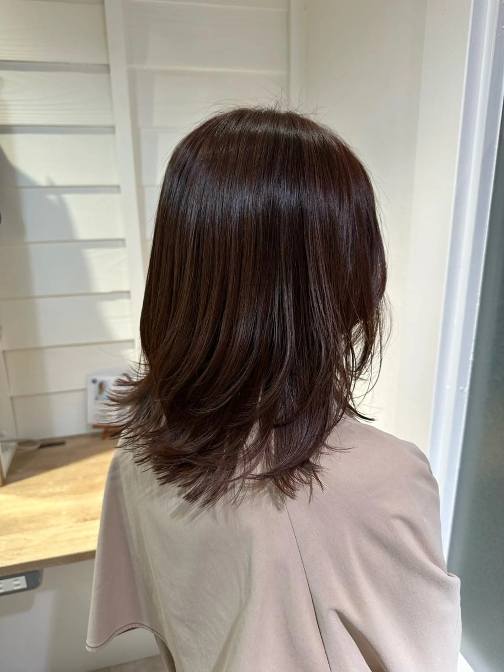 ミディアム カラー ブラウンカラー ピンクカラー ピンクブラウン レイヤーカット カット ヘアカラー トリートメント Annie 吉田 裕美のヘアスタイル