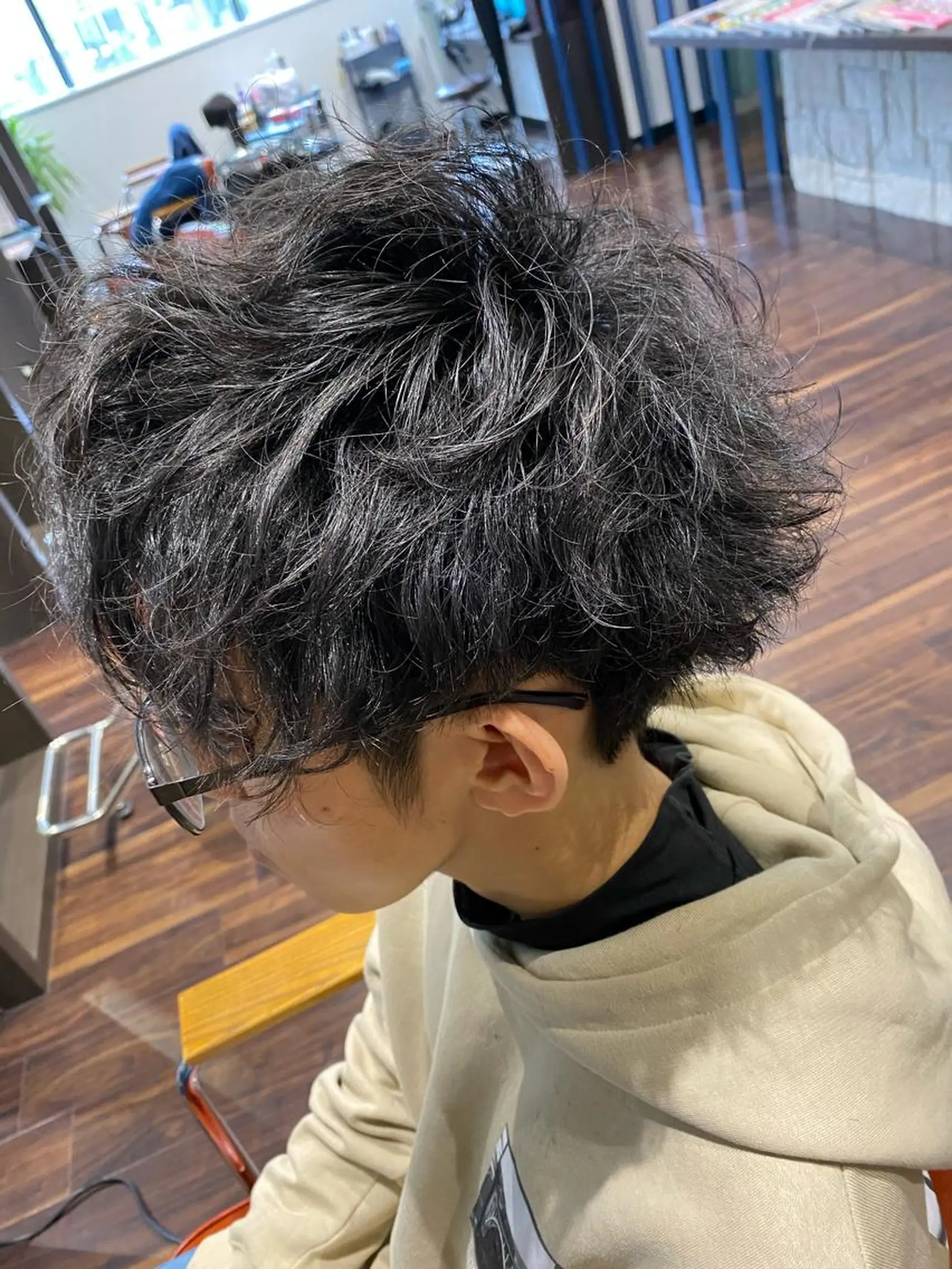 パーマ メンズ メンズパーマ メンズツイストパーマ ツイストパーマ シェアサロンR所属・川合 勇気のヘアスタイル