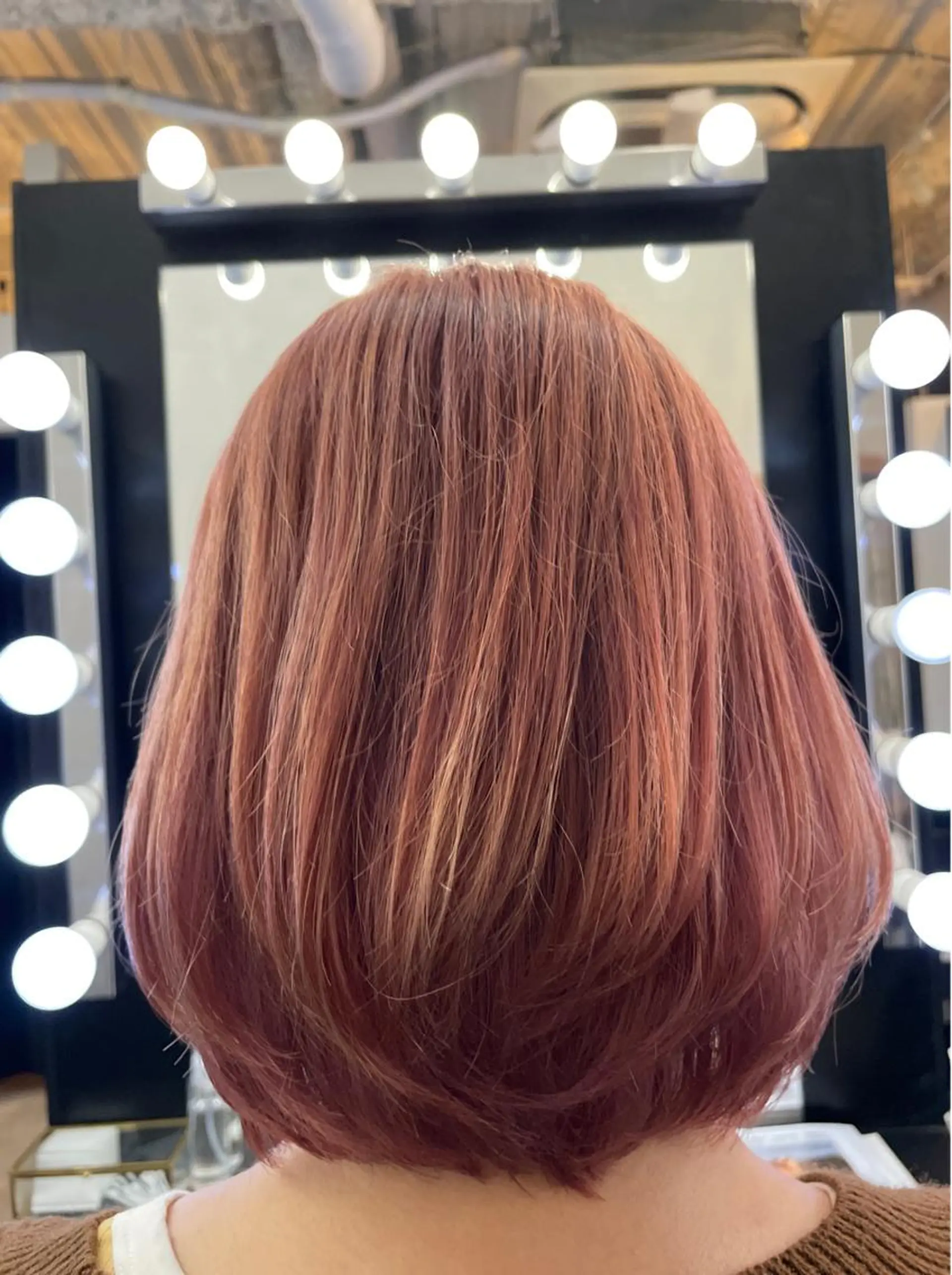 ショート カラー ベージュカラー ブリーチ ピンクカラー ピンクベージュ ボブ カット ヘアカラー ブリーチなし透明感 タケザワミキのヘアスタイル