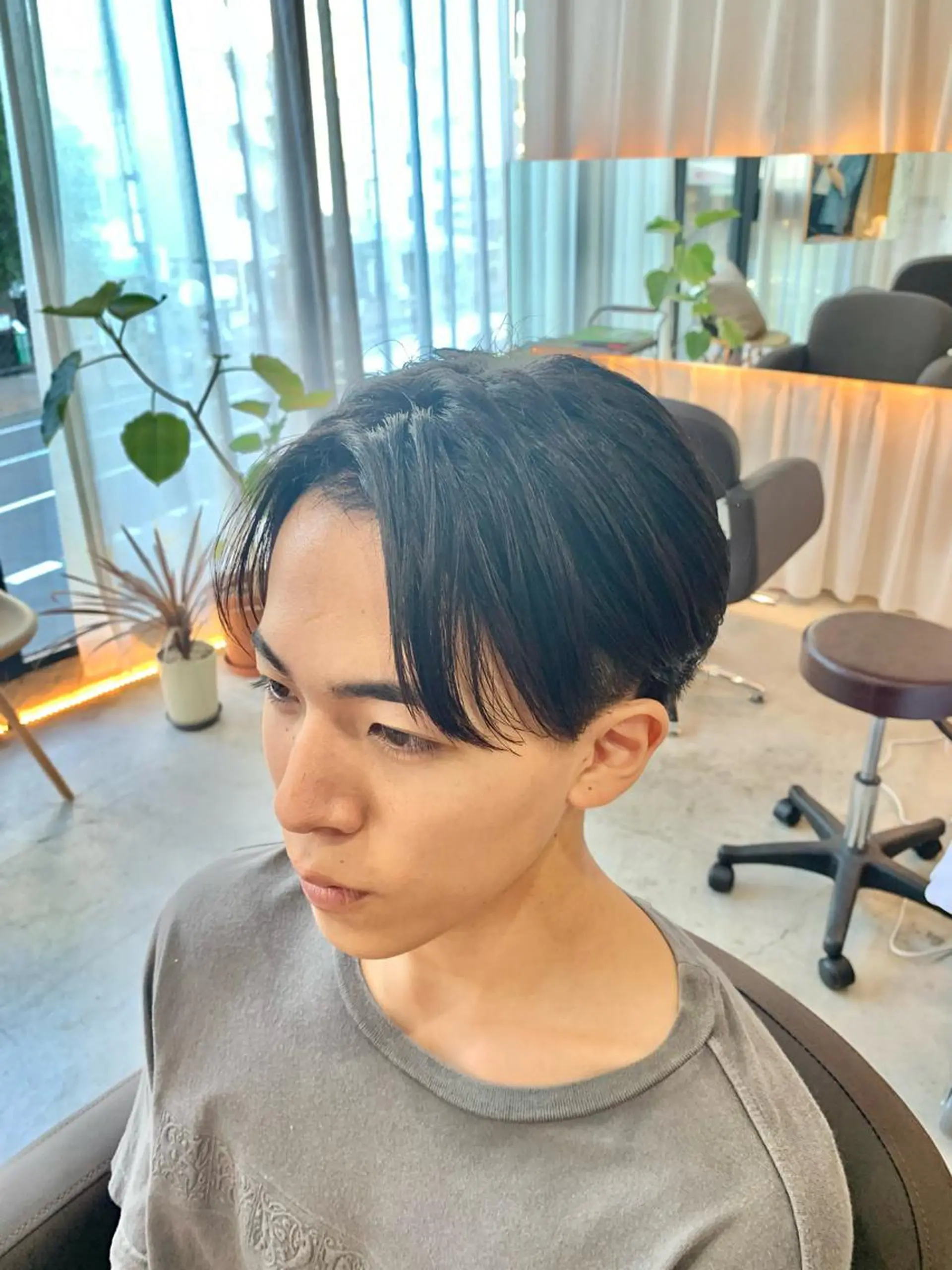 ショート メンズ センターパート メンズサロン　アソビ所属・【扱いやすいパーマ】 眞鍋拓己のヘアスタイル