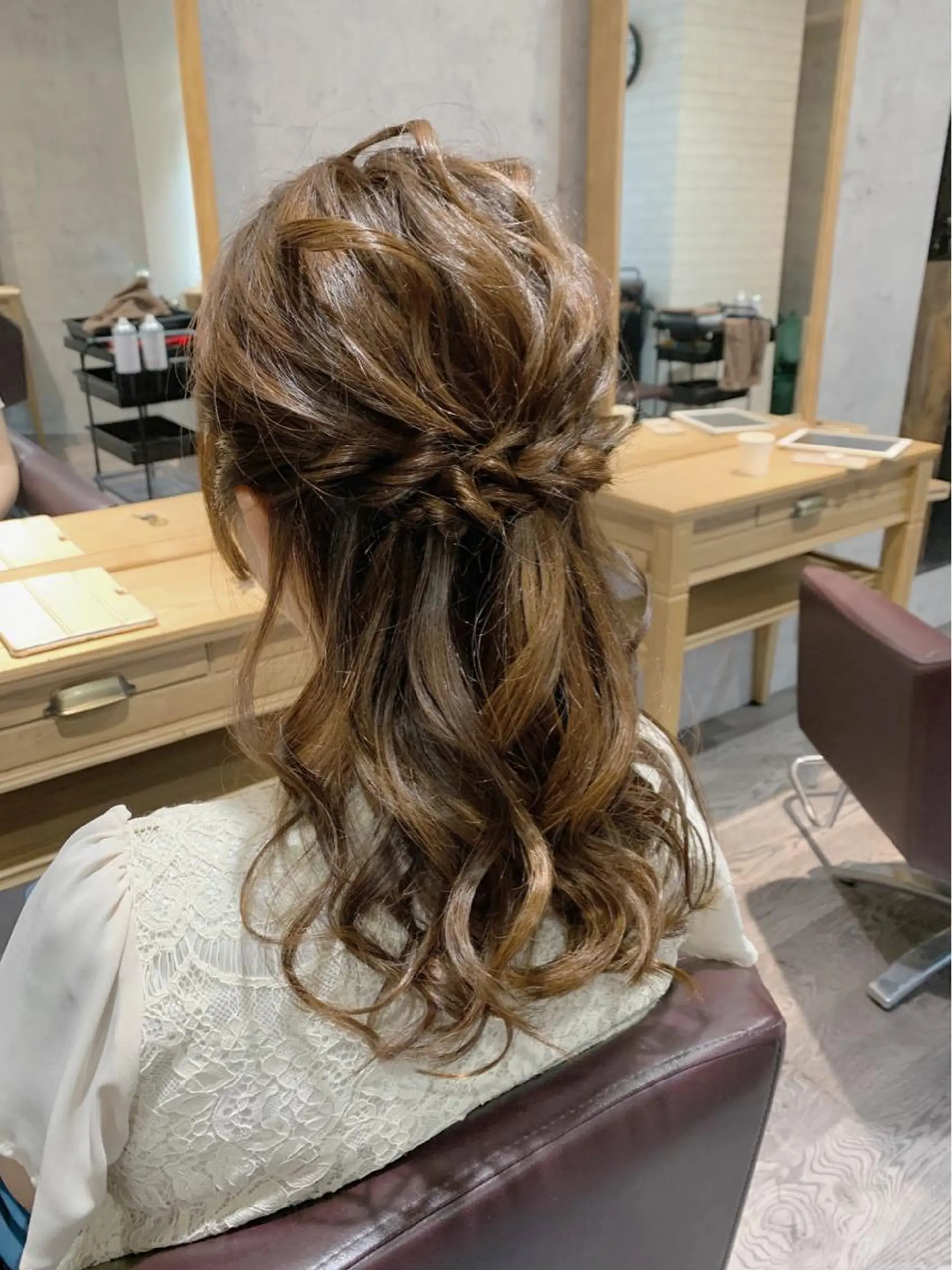 セミロング ヘアアレンジ ハーフアップ ヘアセット バレイヤージュ KAZUMAのヘアスタイル
