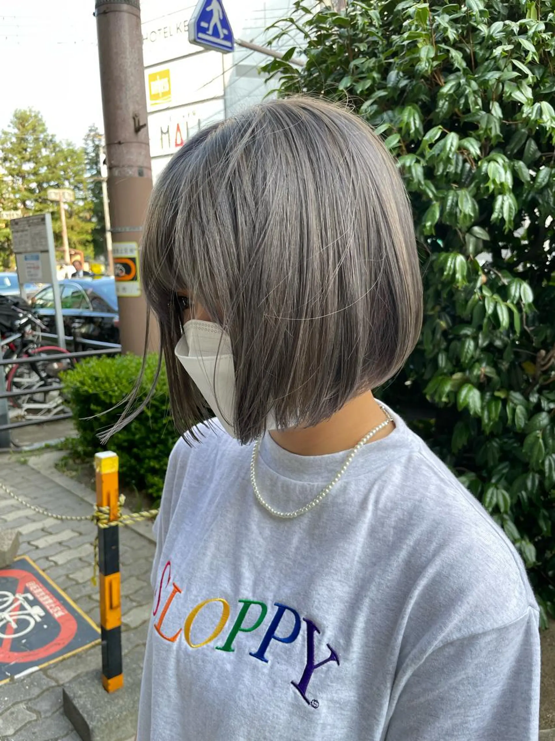 ミディアム カラー akane .のヘアスタイル