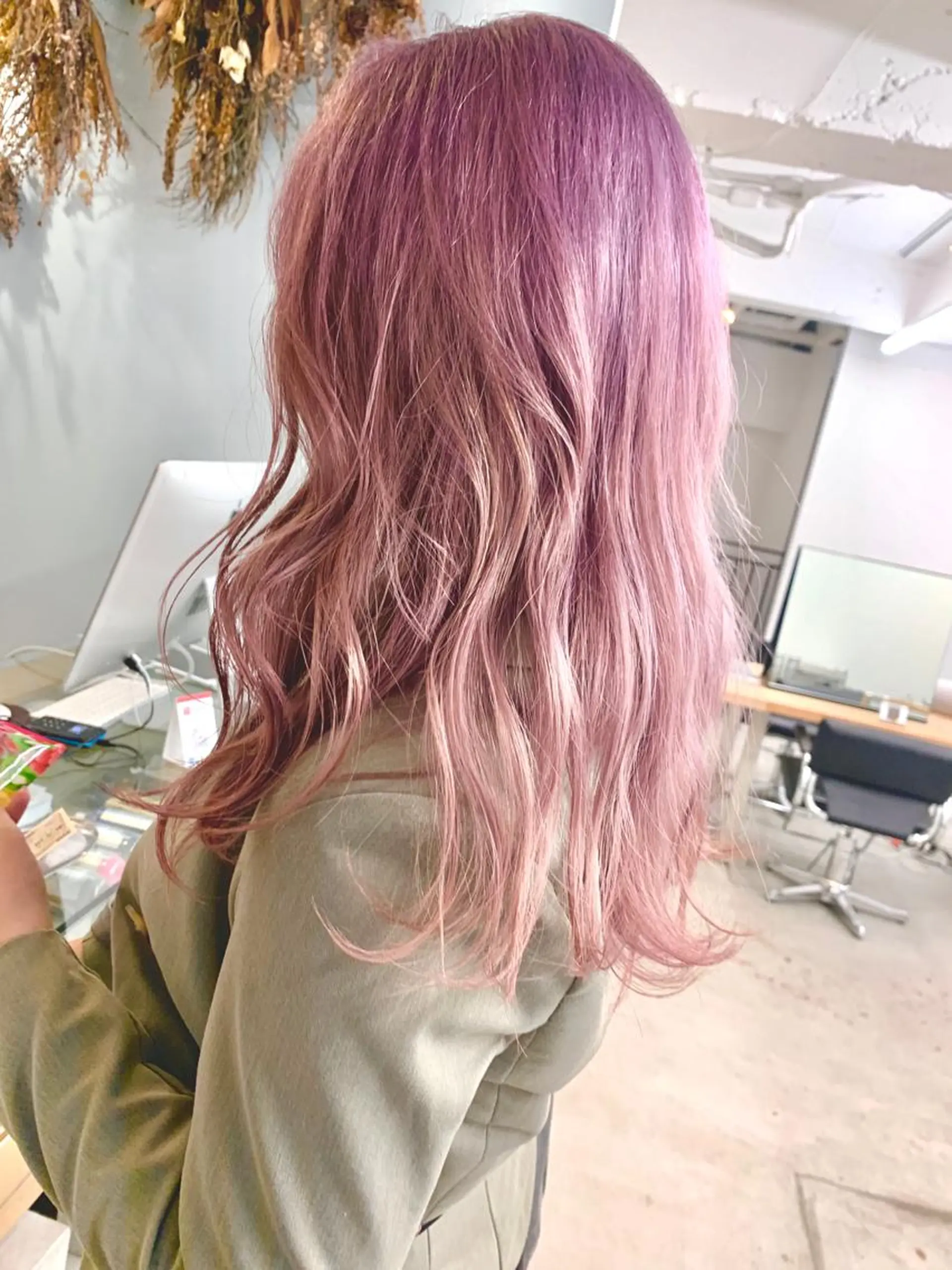 ロング LEBEN所属・leben serikaのヘアスタイル