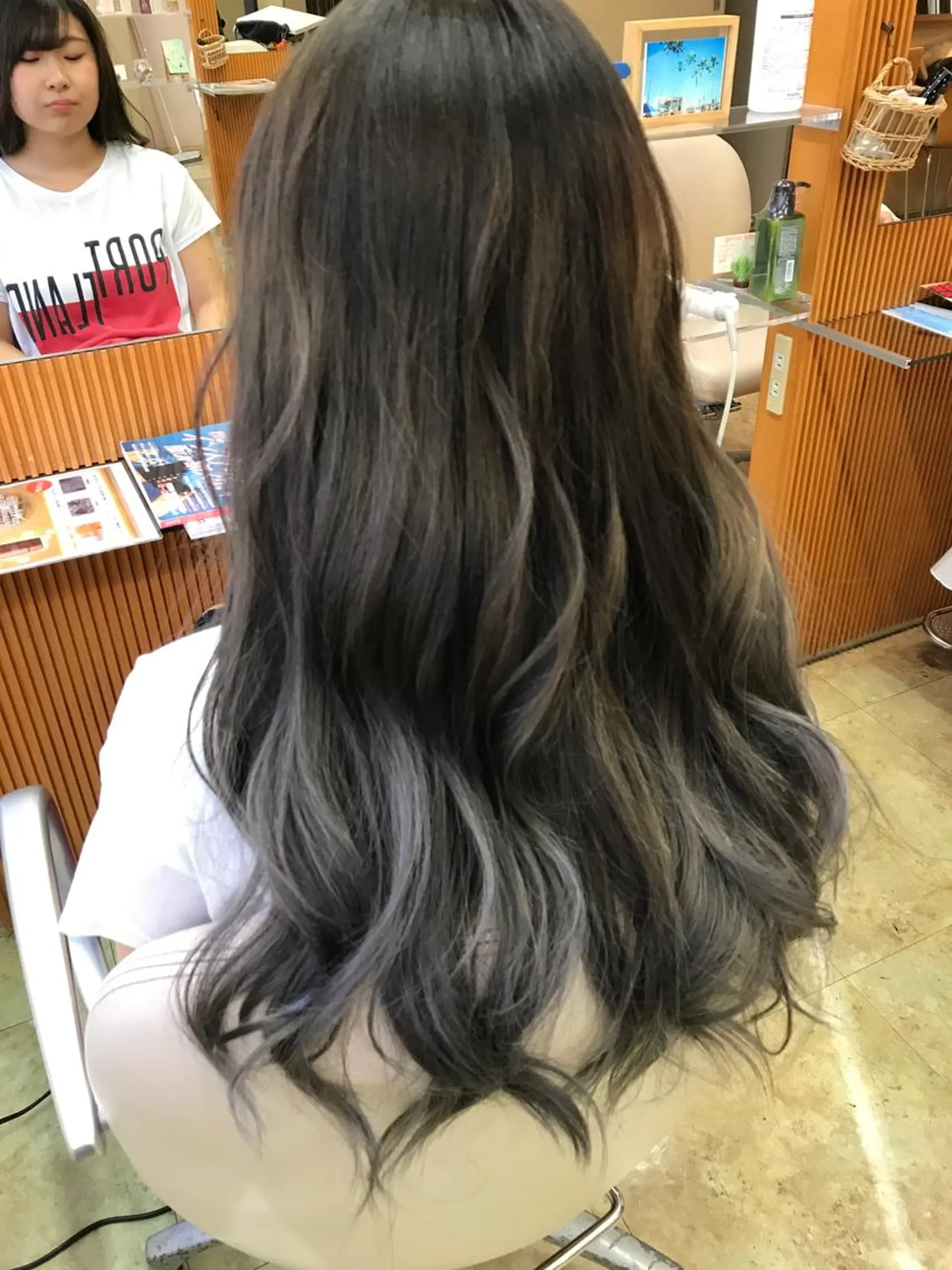 ロング カラー アッシュ バレイヤージュ レイヤーカット 脇田 雄大のヘアスタイル