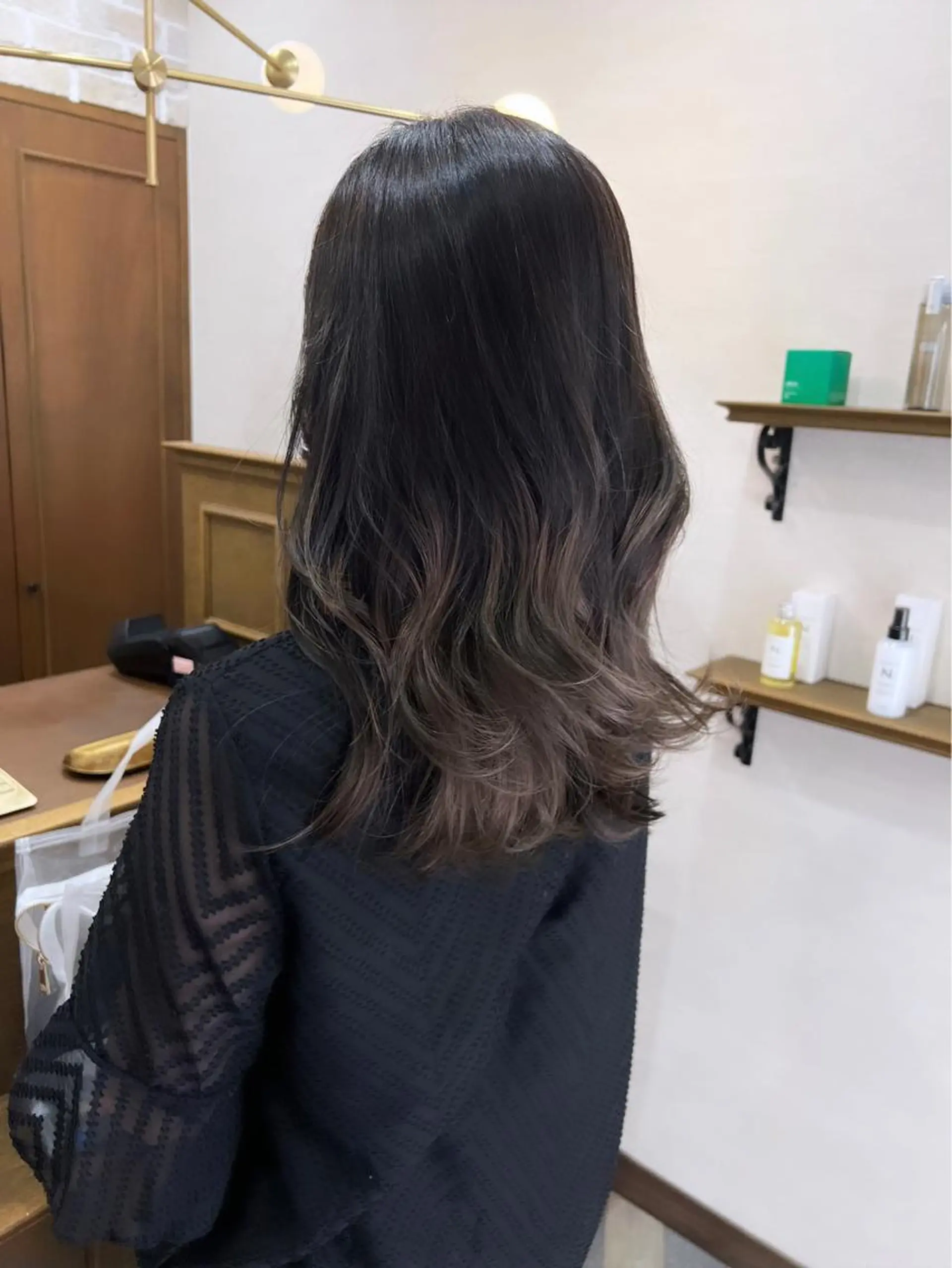 セミロング カラー バレイヤージュ レイヤーカット 高野響生 /透明感カラーのヘアスタイル