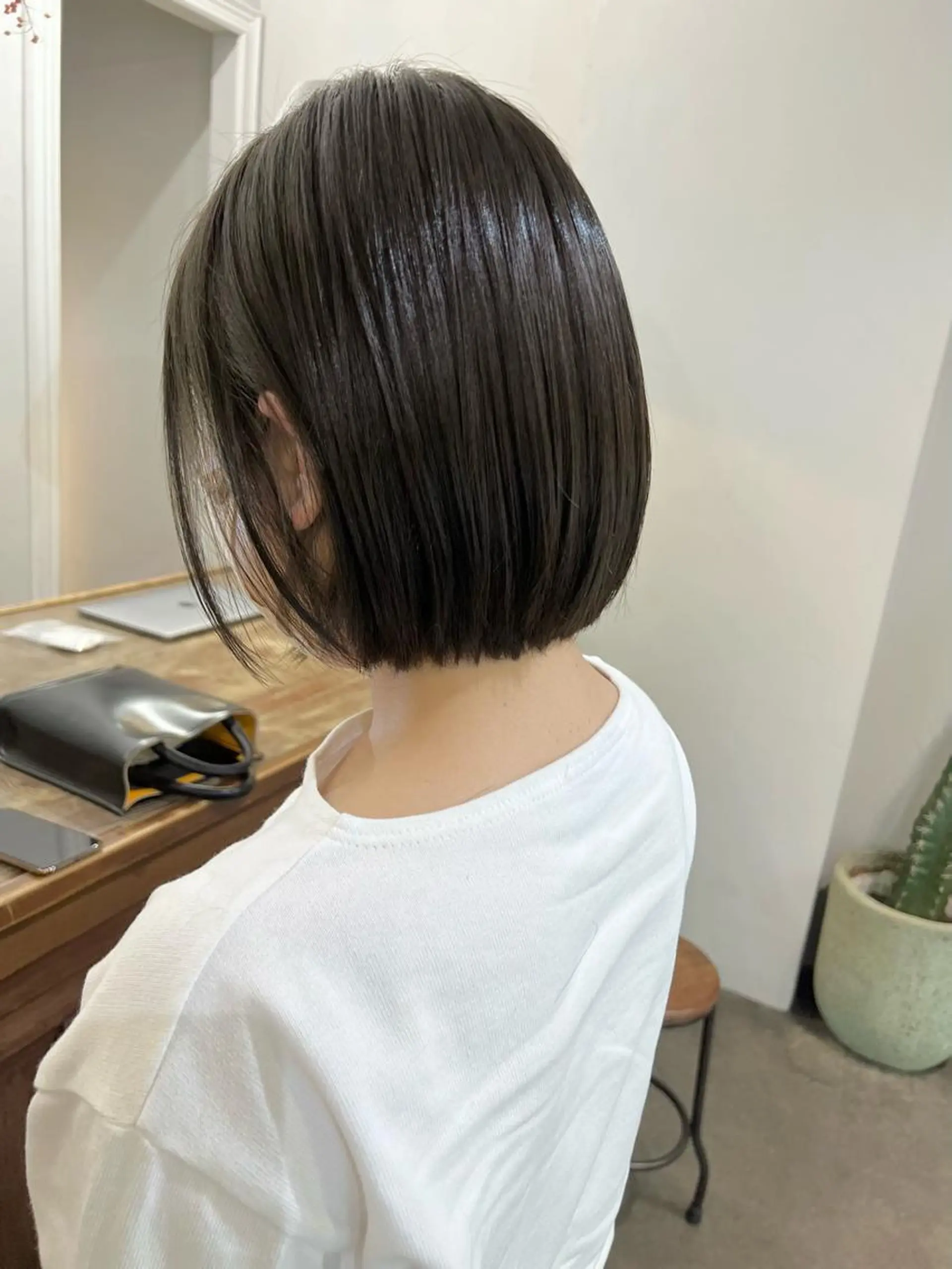 ショート カラー アッシュ イルミナカラー ボブ カット ヘアカラー 千葉 郁也のヘアスタイル