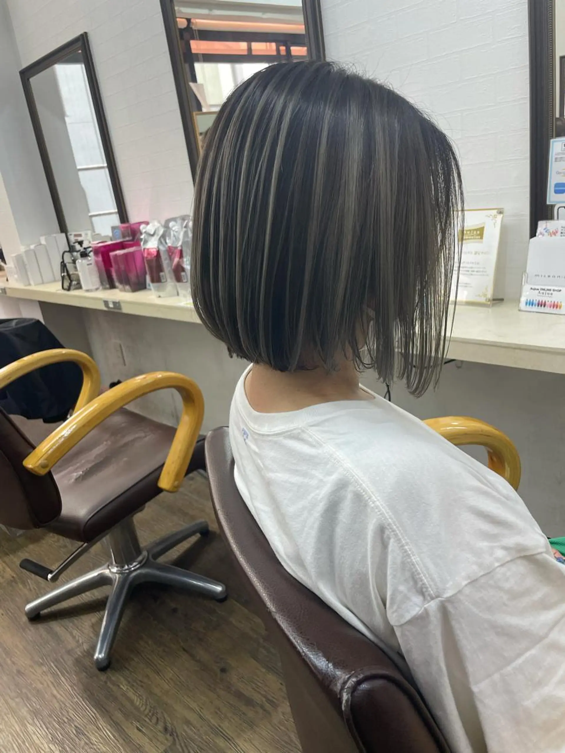 ショート カラー ヒカ/外国人風 デザインカラーのヘアスタイル