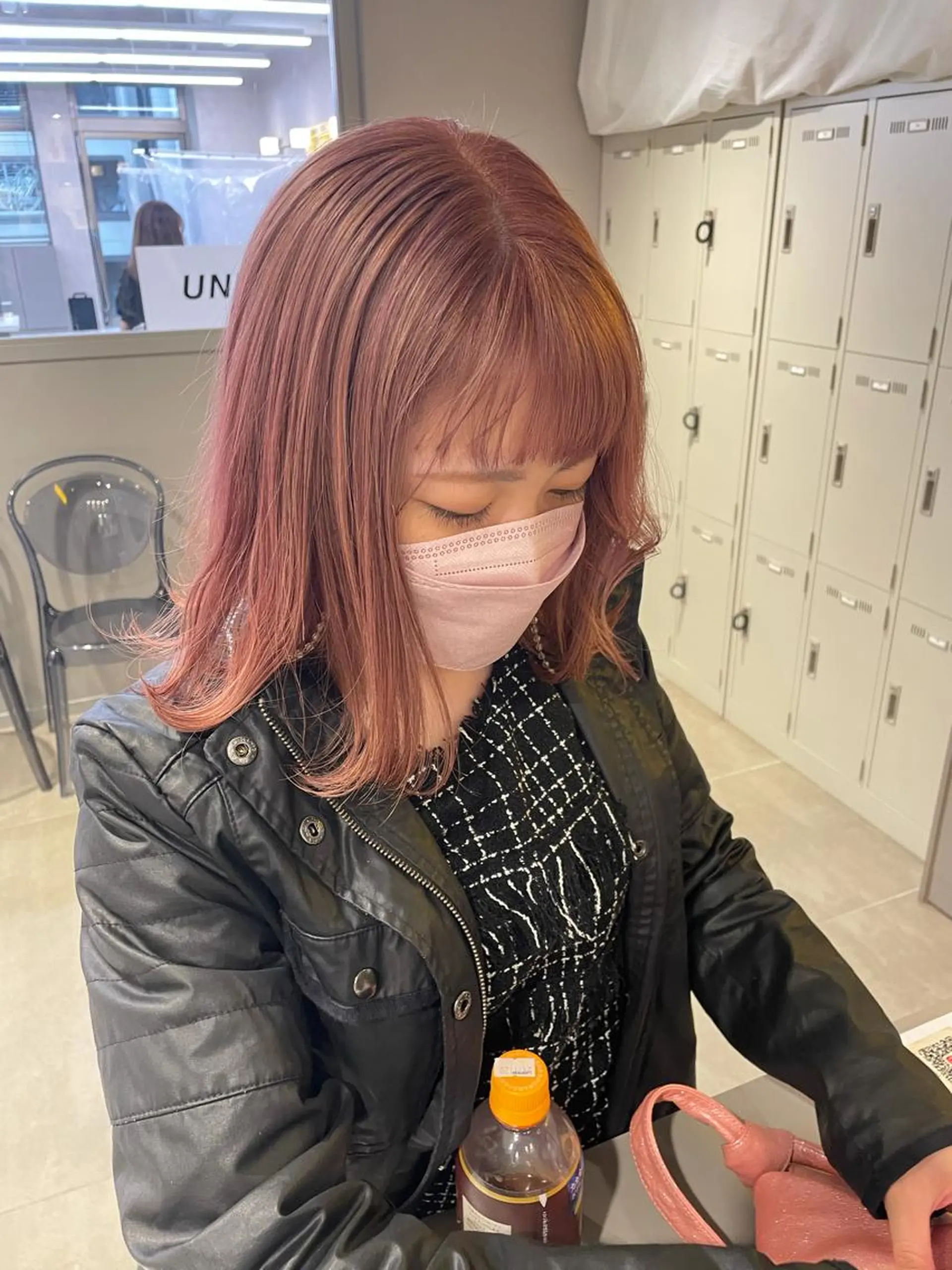 ミディアム カラー ヘアカラー トリートメント 韓国レイヤー ハッシュカットのヘアスタイル