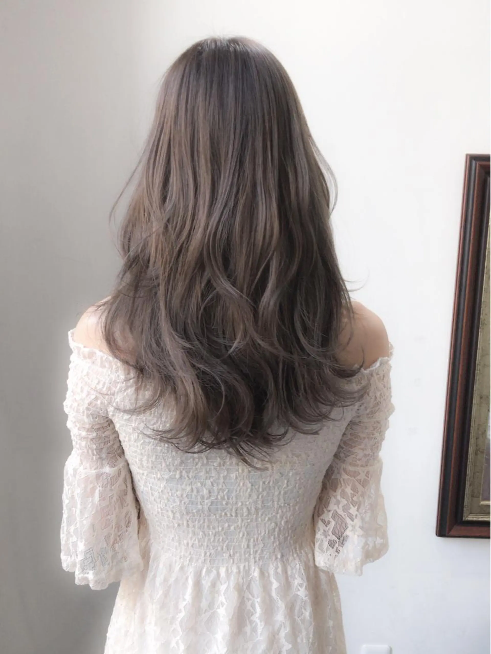 ロング カラー 透明感カラー グレージュ エクステ(レミー毛) NINEのヘアスタイル