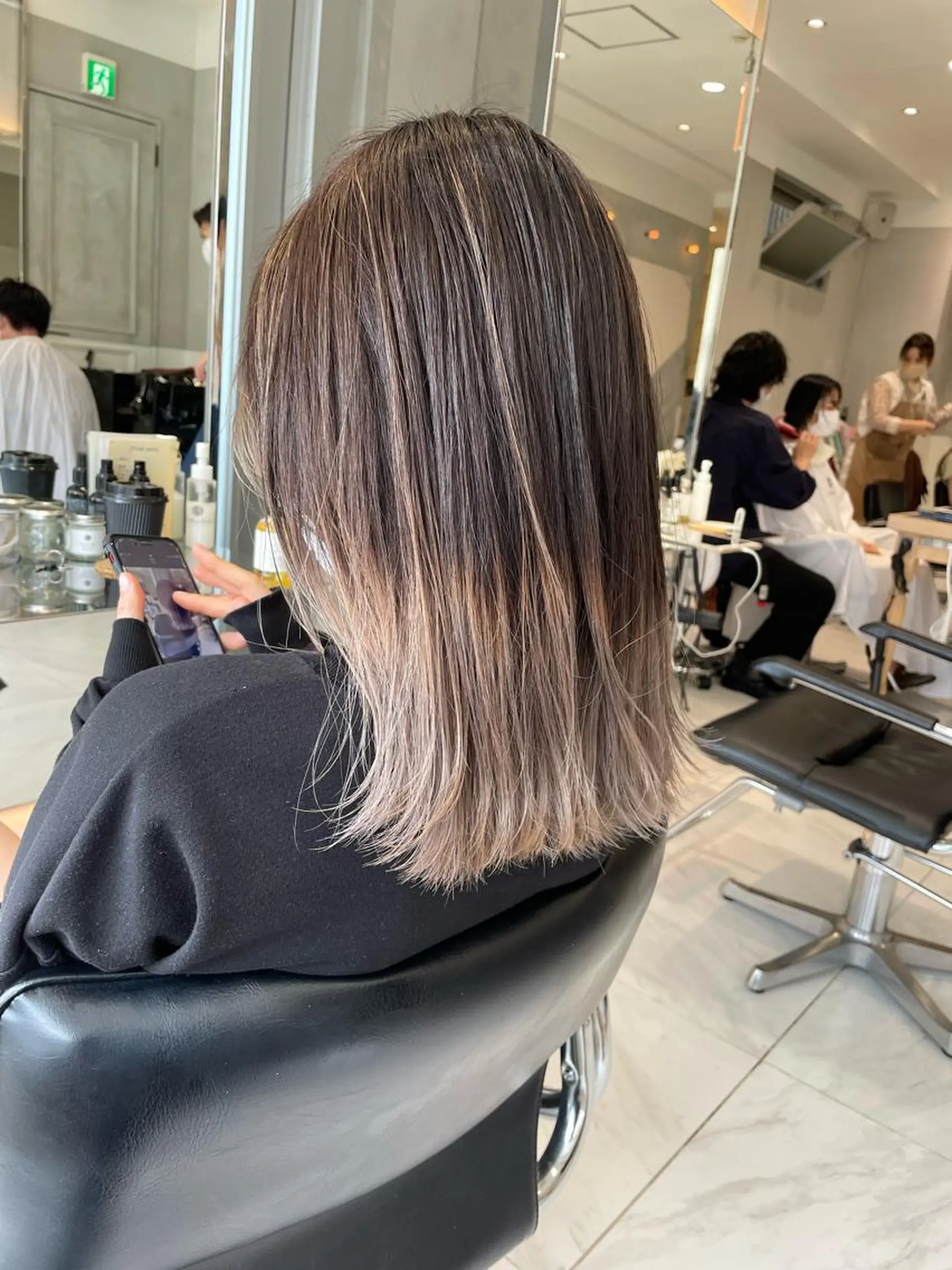 ミディアム ヘアカラー トリートメント ヘッドスパ ヘアセット 透明感ブリーチ カラー✨有坂映哉のヘアスタイル