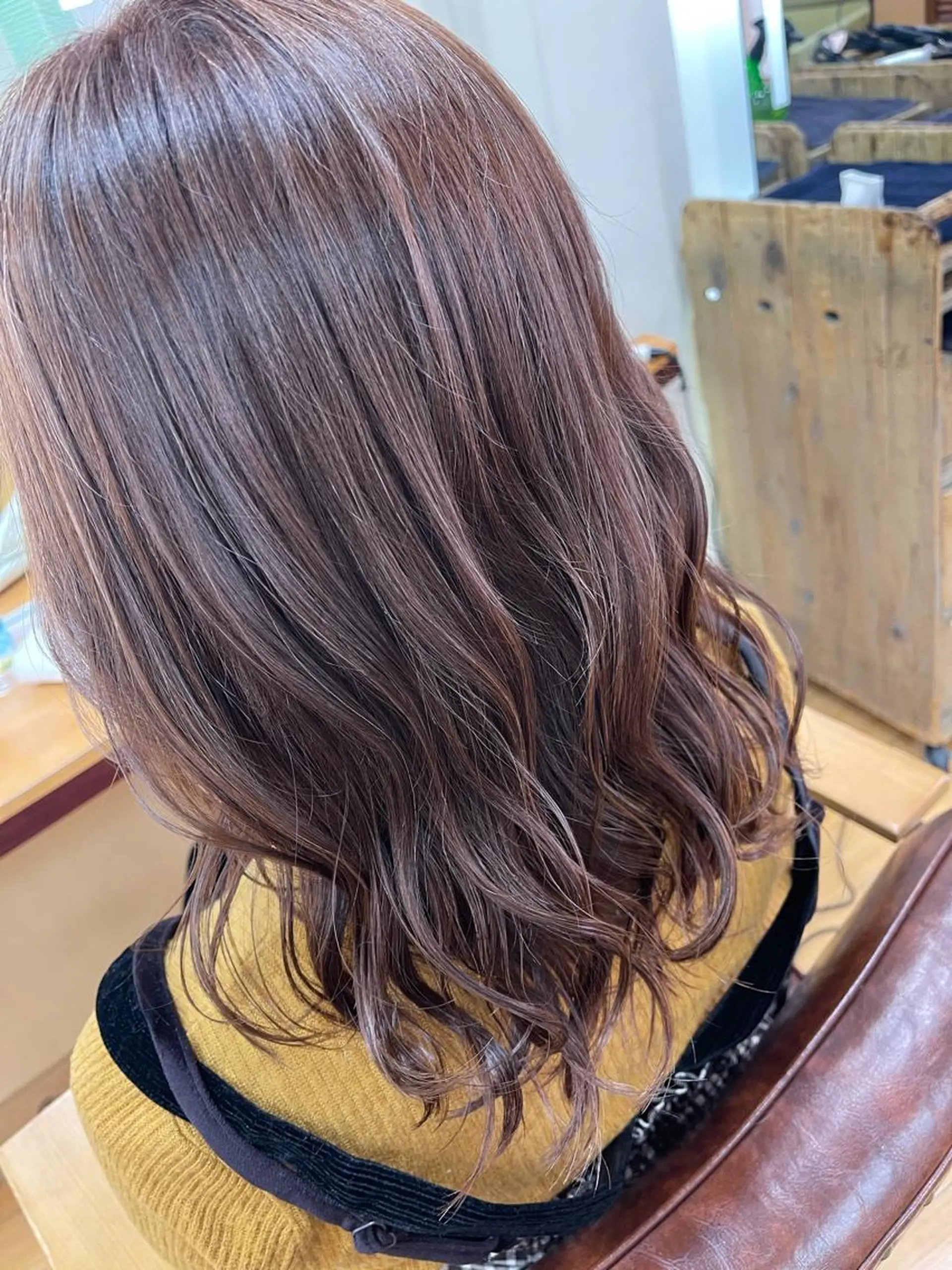 ミディアム ラベンダーベージュ 丸山 亜加理のヘアスタイル