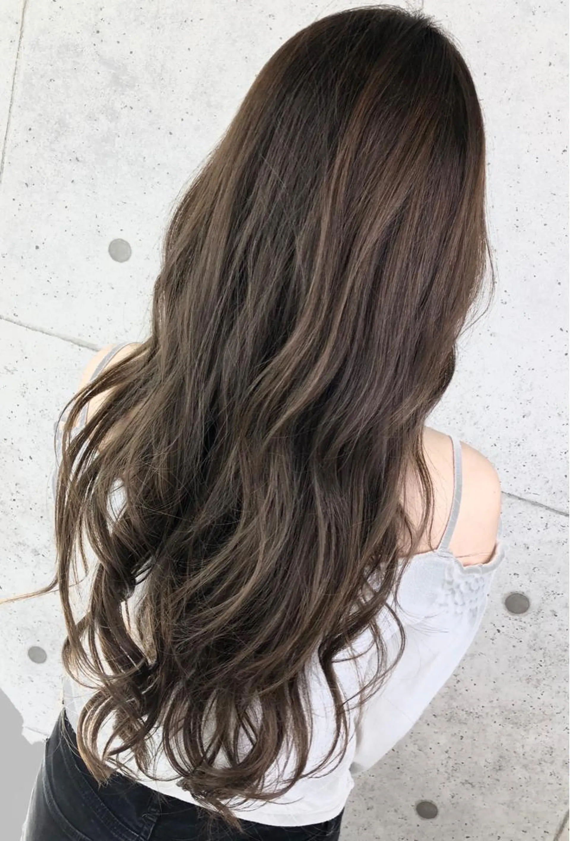 ロング カラー ヘアアレンジ カット ヘアカラー トリートメント MiU所属・韓国×髪質改善×美髪 縮毛矯正×レイヤーのヘアスタイル