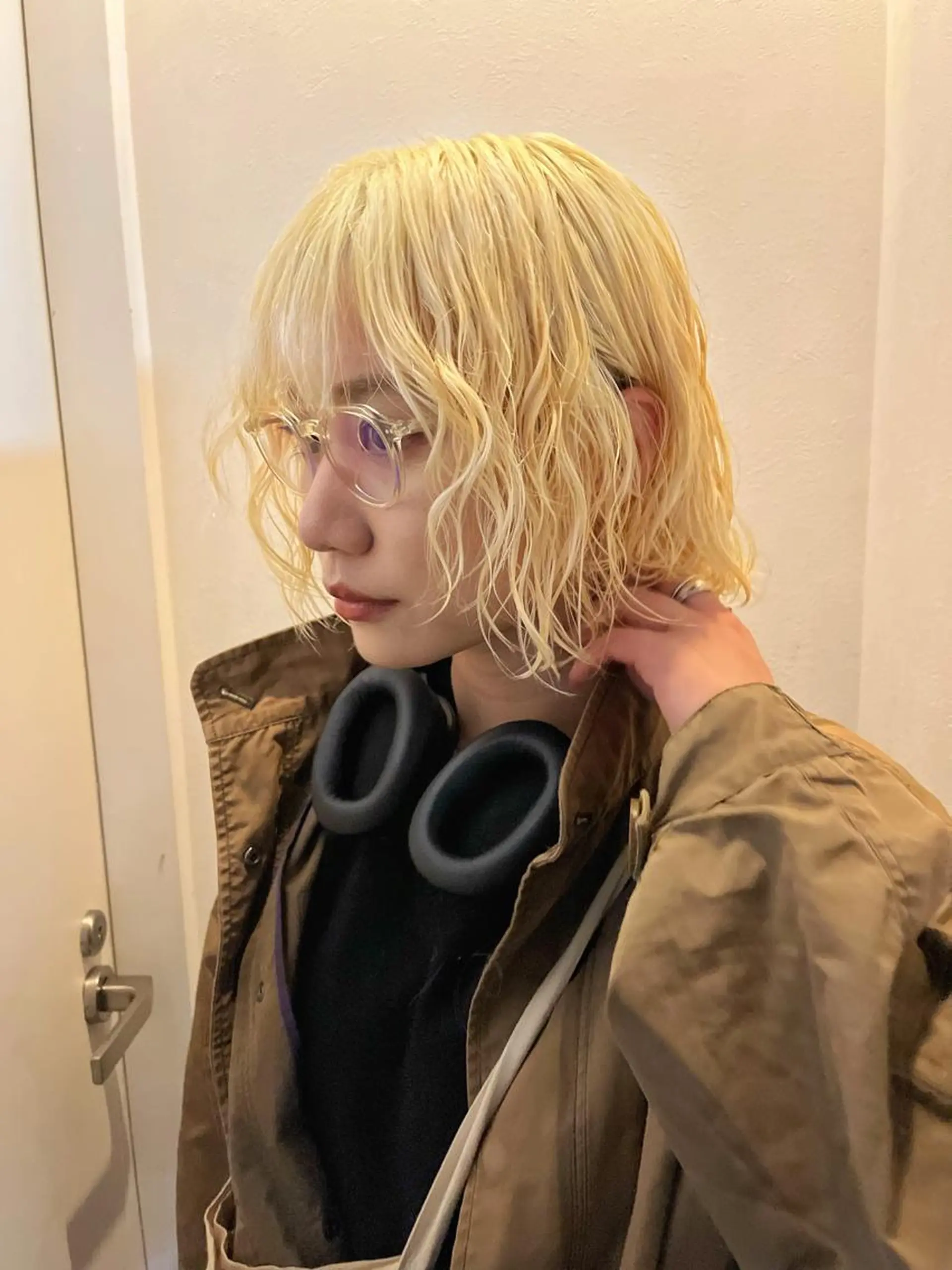 ショート アッシュ ミルクティーブラウン ピンクブラウン レイヤーカット カット ヘアカラー ハイトーンNo.1✨ パーマ✨イマイタツヤのヘアスタイル