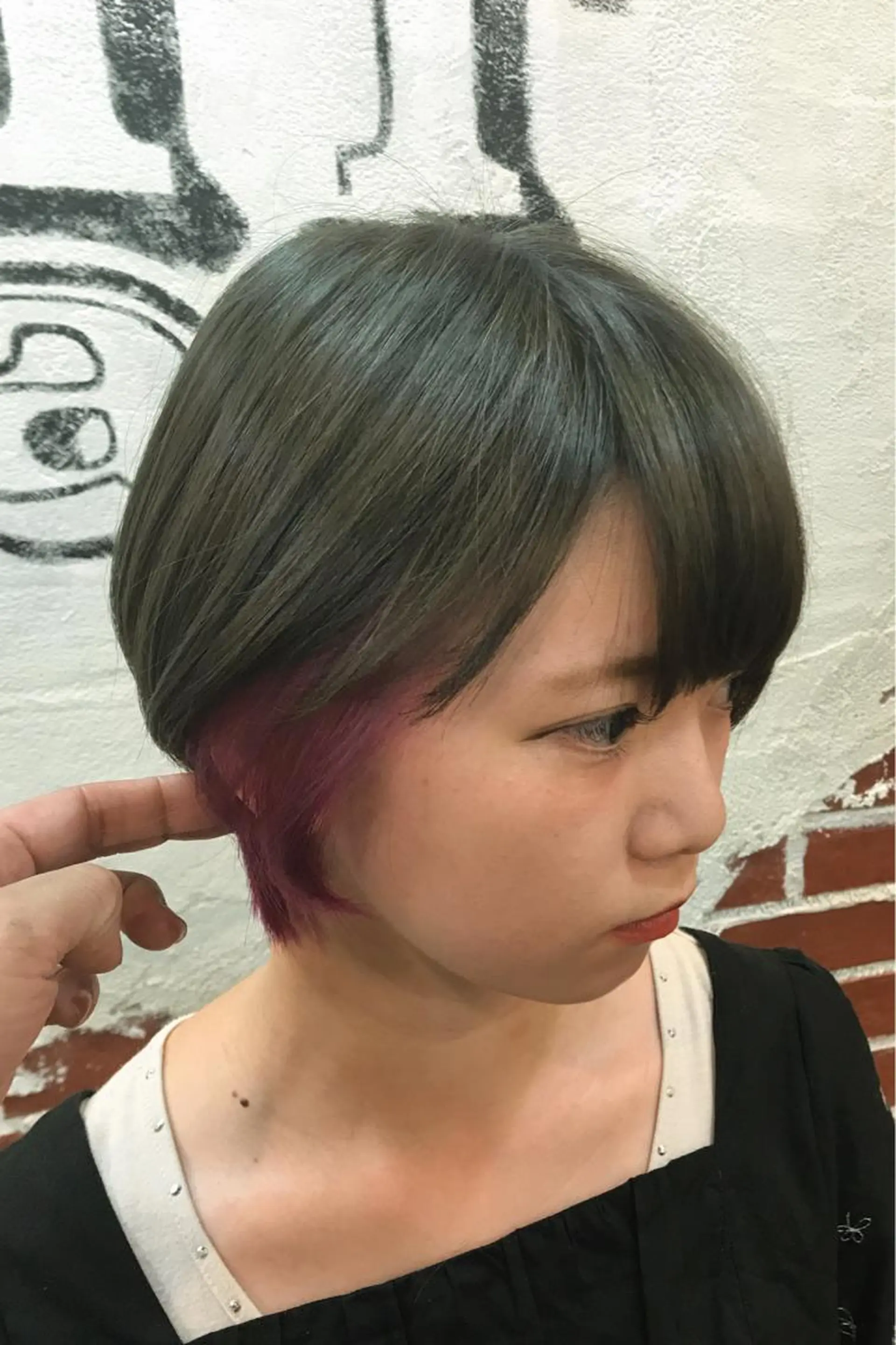 ショート カラー グレージュ インナーカラー nico 原宿所属・nico【代表】 市川 拓也のヘアスタイル