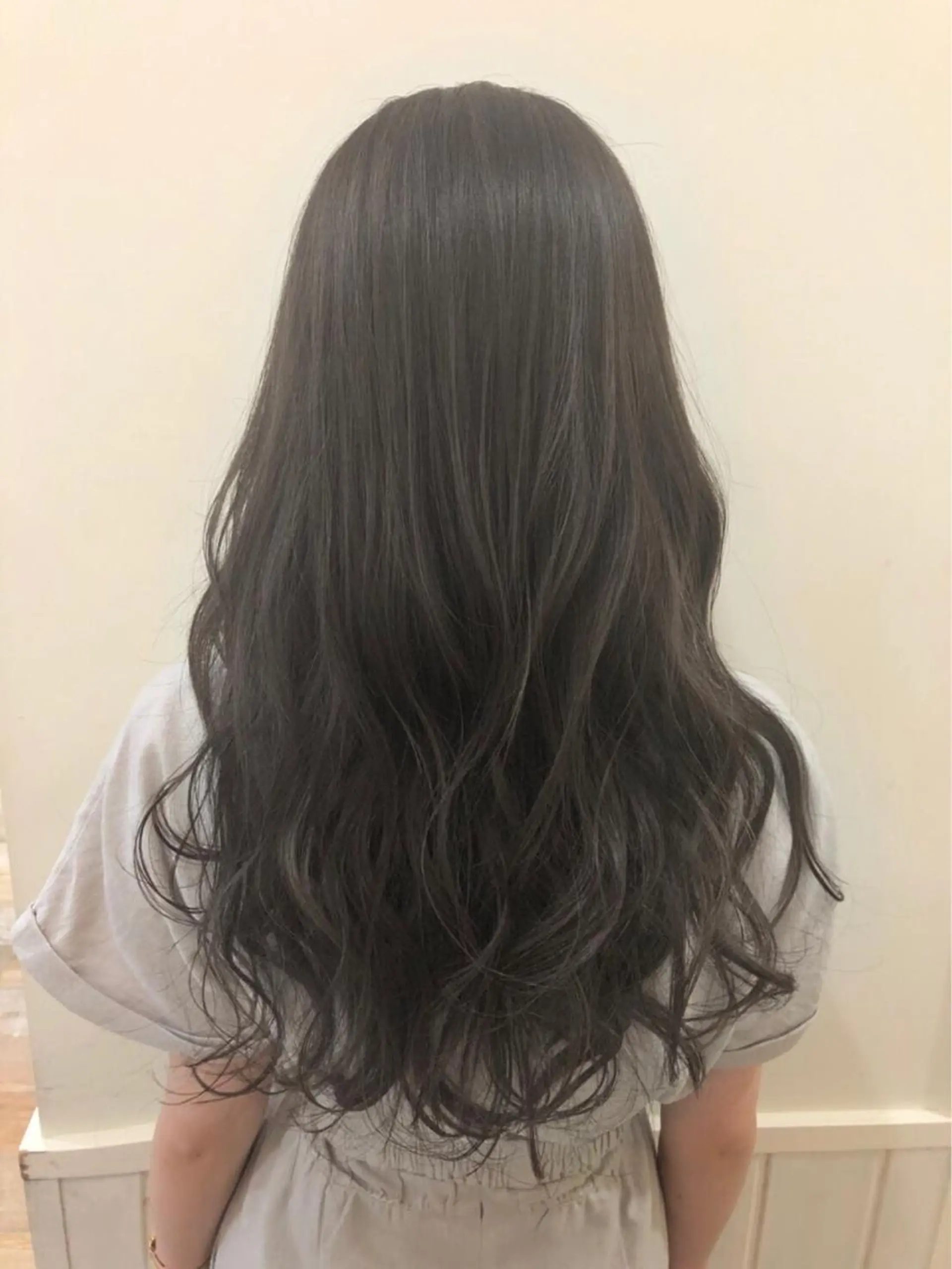 ロング カラー グレージュ ハイライトカラー ハイライト ぱつっとボブ/ 小野あかねのヘアスタイル