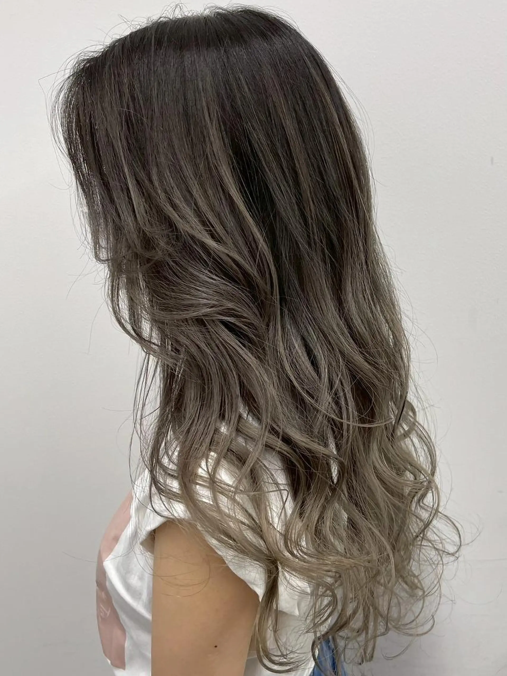 カラー ロング アディクシーカラー アッシュ ブルーカラー ダークアッシュ グレージュ 【公式】amble luxe池袋東口💛のヘアスタイル