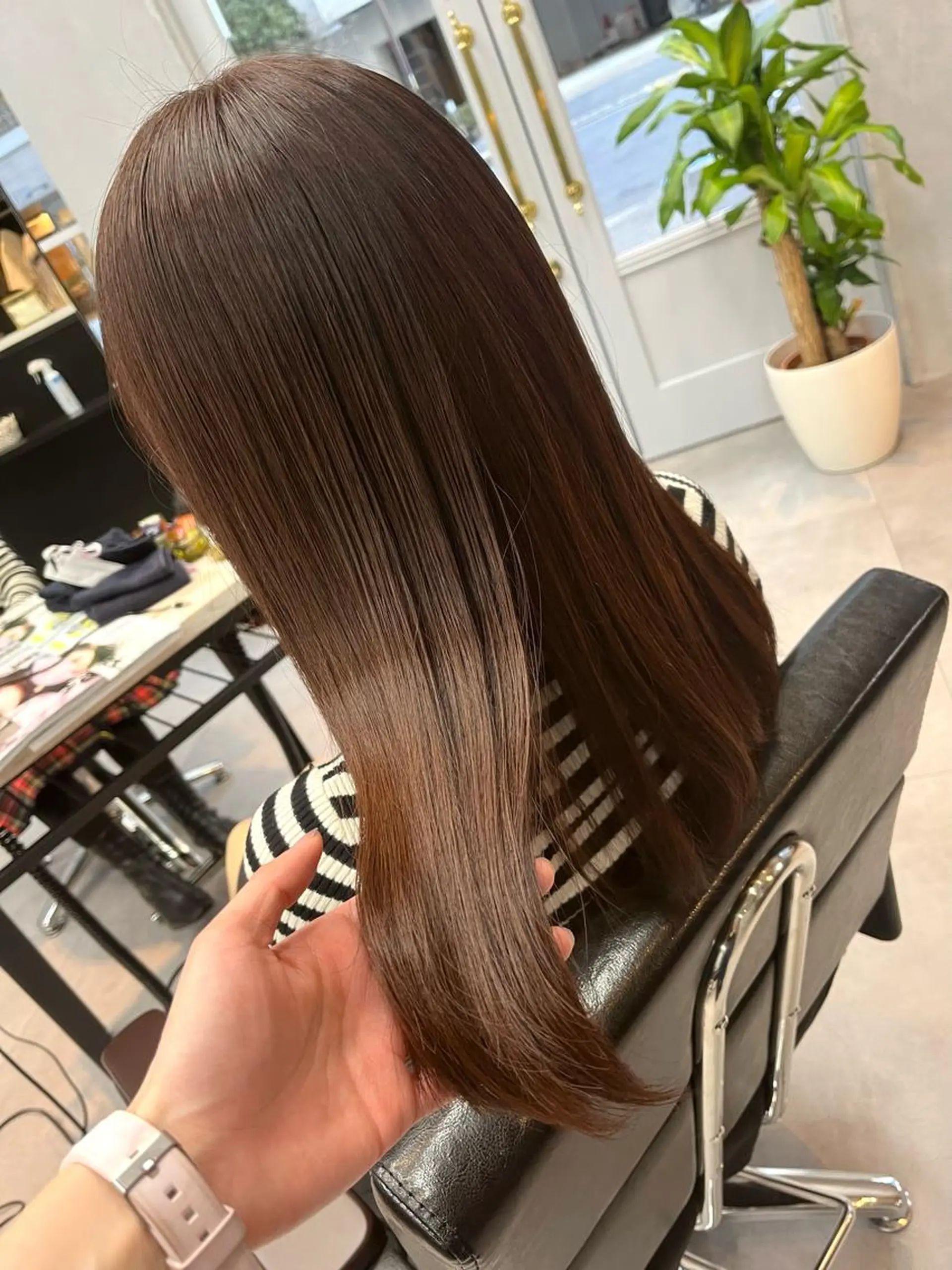 ロング カラー ブラウンカラー ピンクカラー ピンクブラウン カット ヘアカラー 縮毛矯正 tomoka 推しカラーのヘアスタイル
