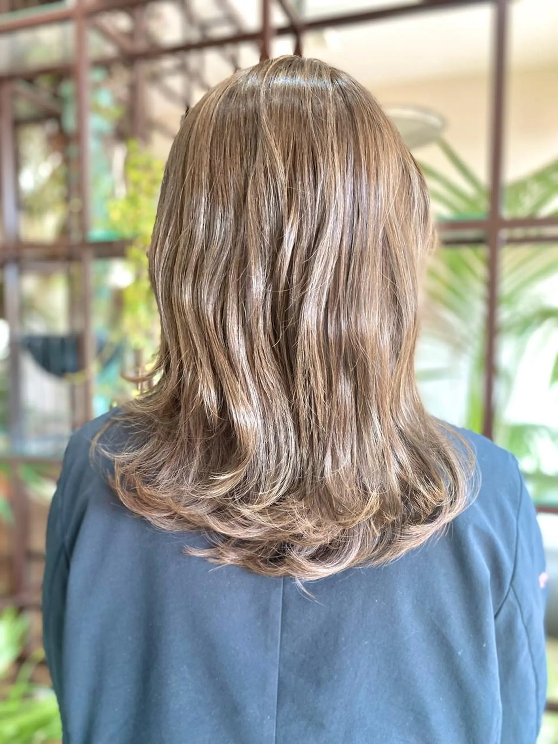 ミディアム ヘアアレンジ アッシュ ヘアカラー Style Tのヘアスタイル