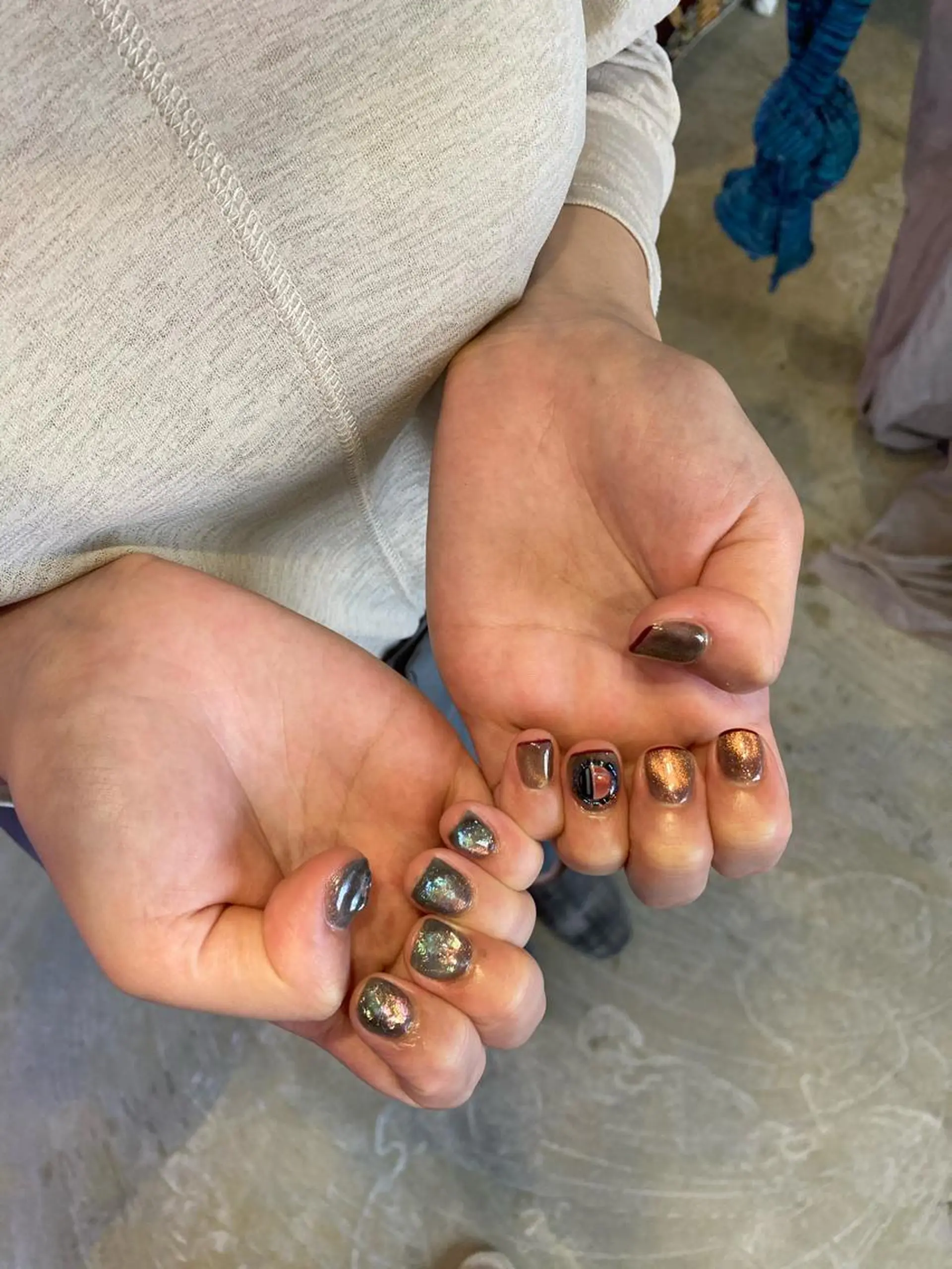 ネイル キラキラ オメメのネイルデザイン