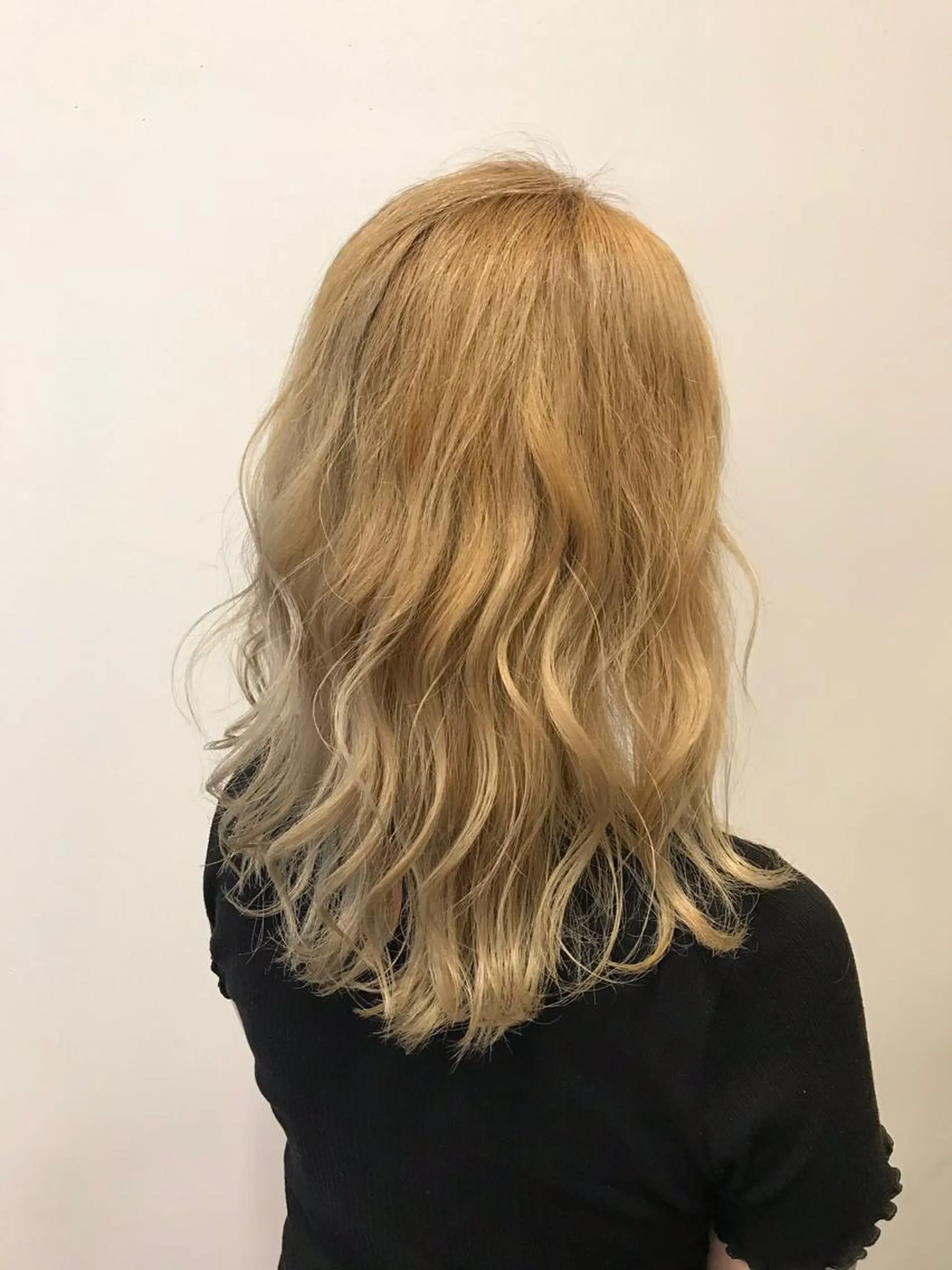 セミロング カラー ブロンド ハイトーンカラー カット ヘアカラー トリートメント デザインカラー🌈 高木リョウのヘアスタイル