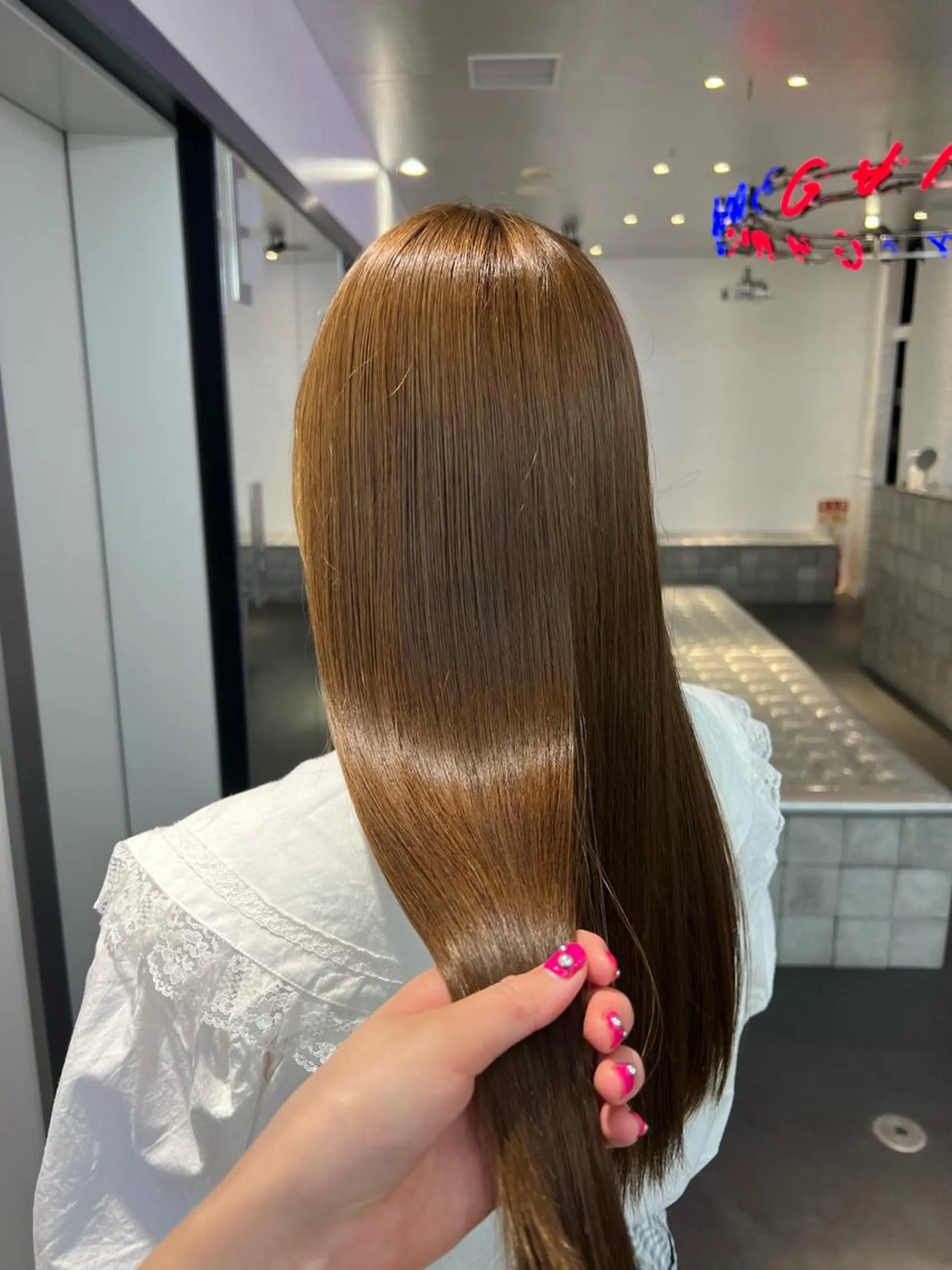 セミロング カラー ブリーチ ブリーチなしカラー ヘアカラー トリートメント 🌼動き×透明感🩵 ハイトーン/ナナのヘアスタイル