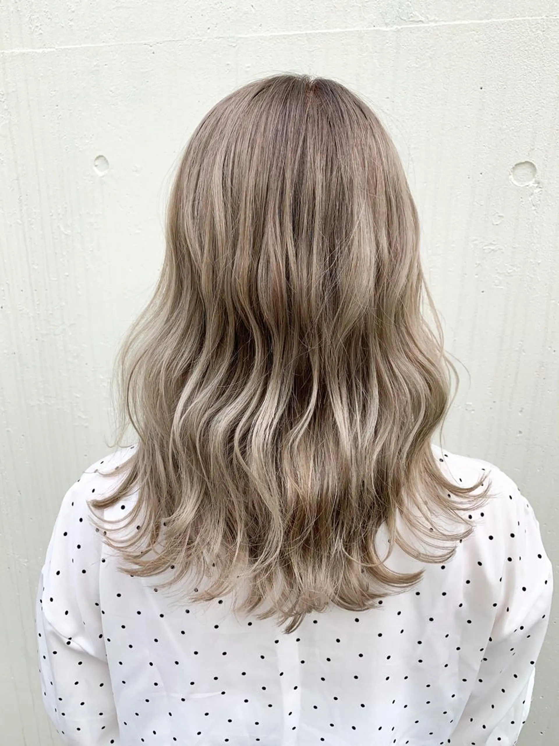 セミロング 🍀ケアブリーチ カラー🍀坂井のヘアスタイル