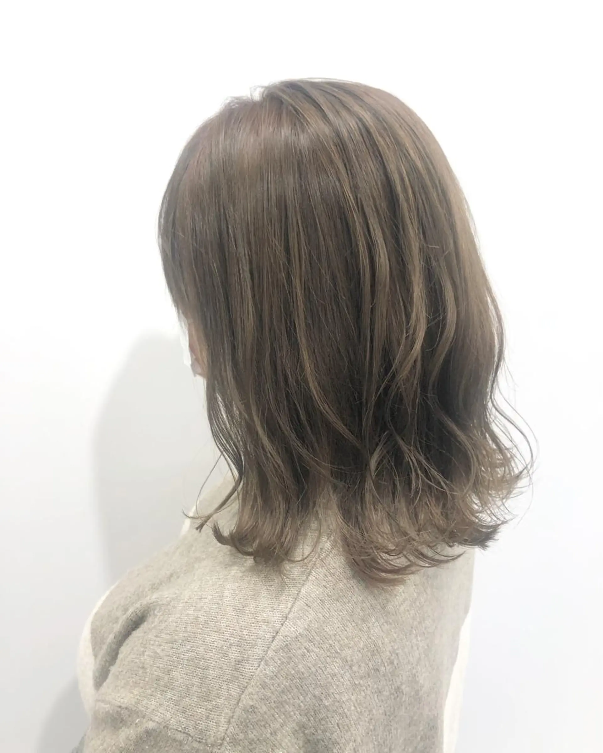 ミディアム カラー ベージュカラー 透明感カラー ヘアカラー トリートメント 宮本 円のヘアスタイル
