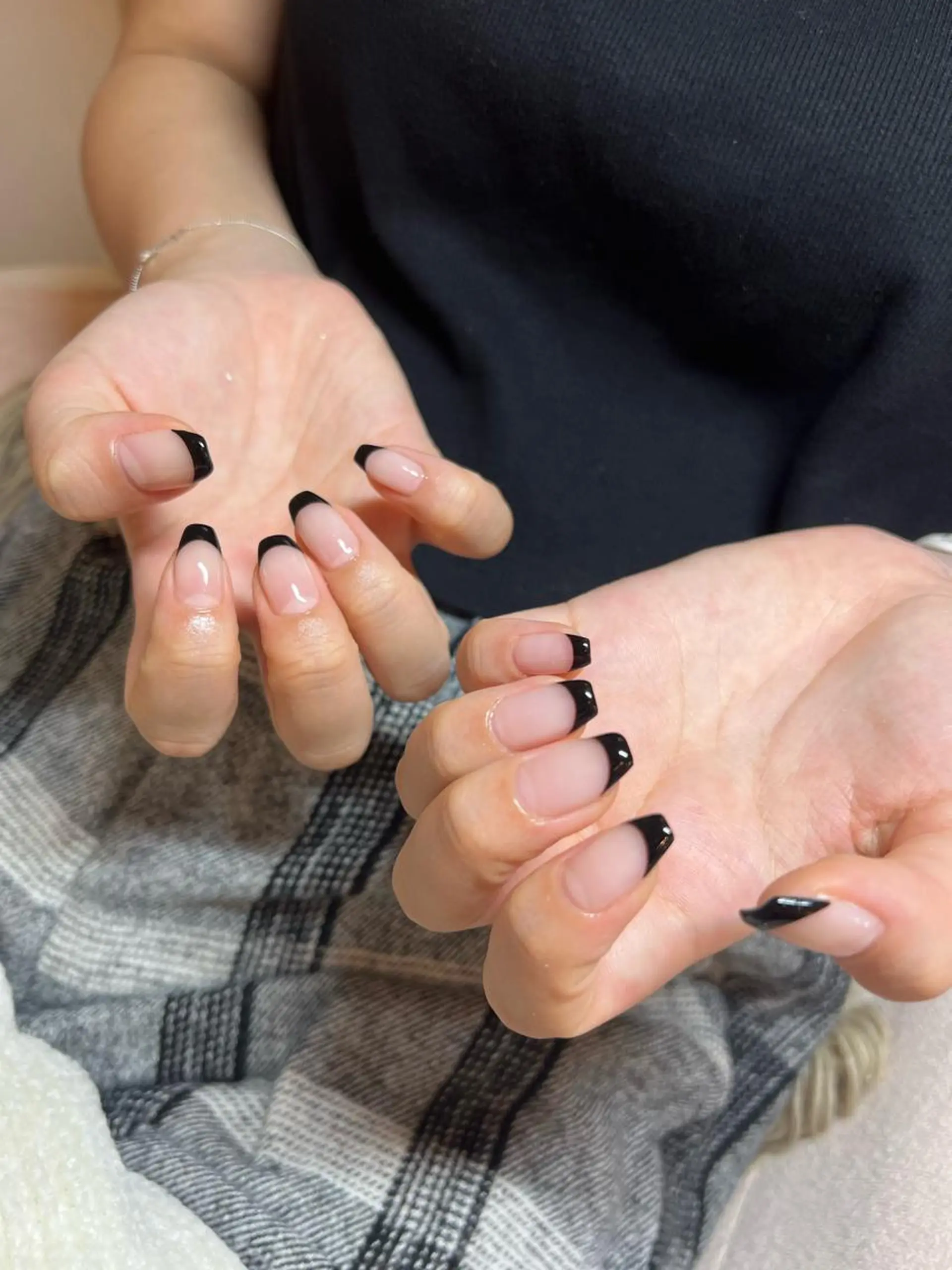 ネイル オーロラネイル ジェルネイル 韓国ネイル マグネットネイル ミラーネイル ちゅるんネイル🪄 耳ツボジュエリー🔗のネイルデザイン