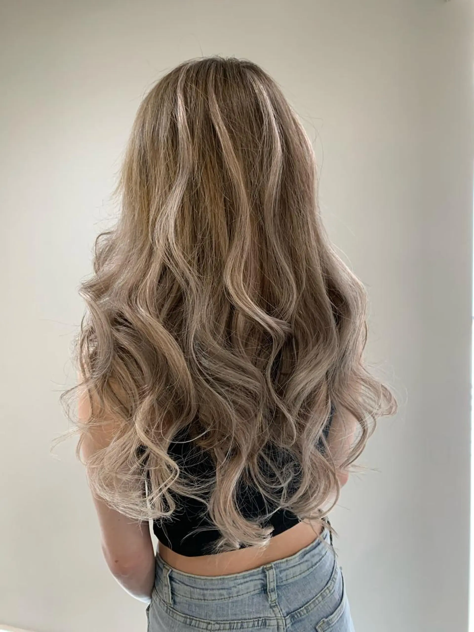 ロング カラー ヘアアレンジ バレイヤージュ ハイライトカラー ハイトーンカラー エクステ 外国人風カラー カット ヘアカラー トリートメント エクステ ヘアセット alpha. カラーエクステ下妻のヘアスタイル