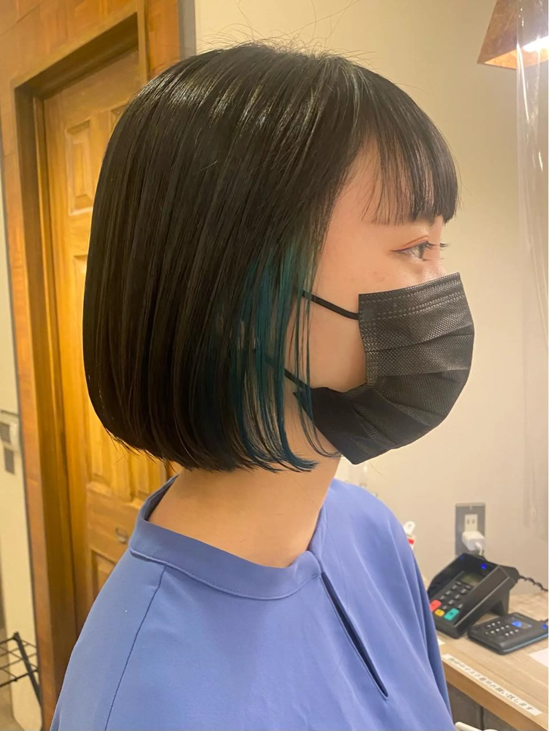 ミディアム カラー ブルーカラー インナーカラー ANNA /艶髪/ハイトーンのヘアスタイル