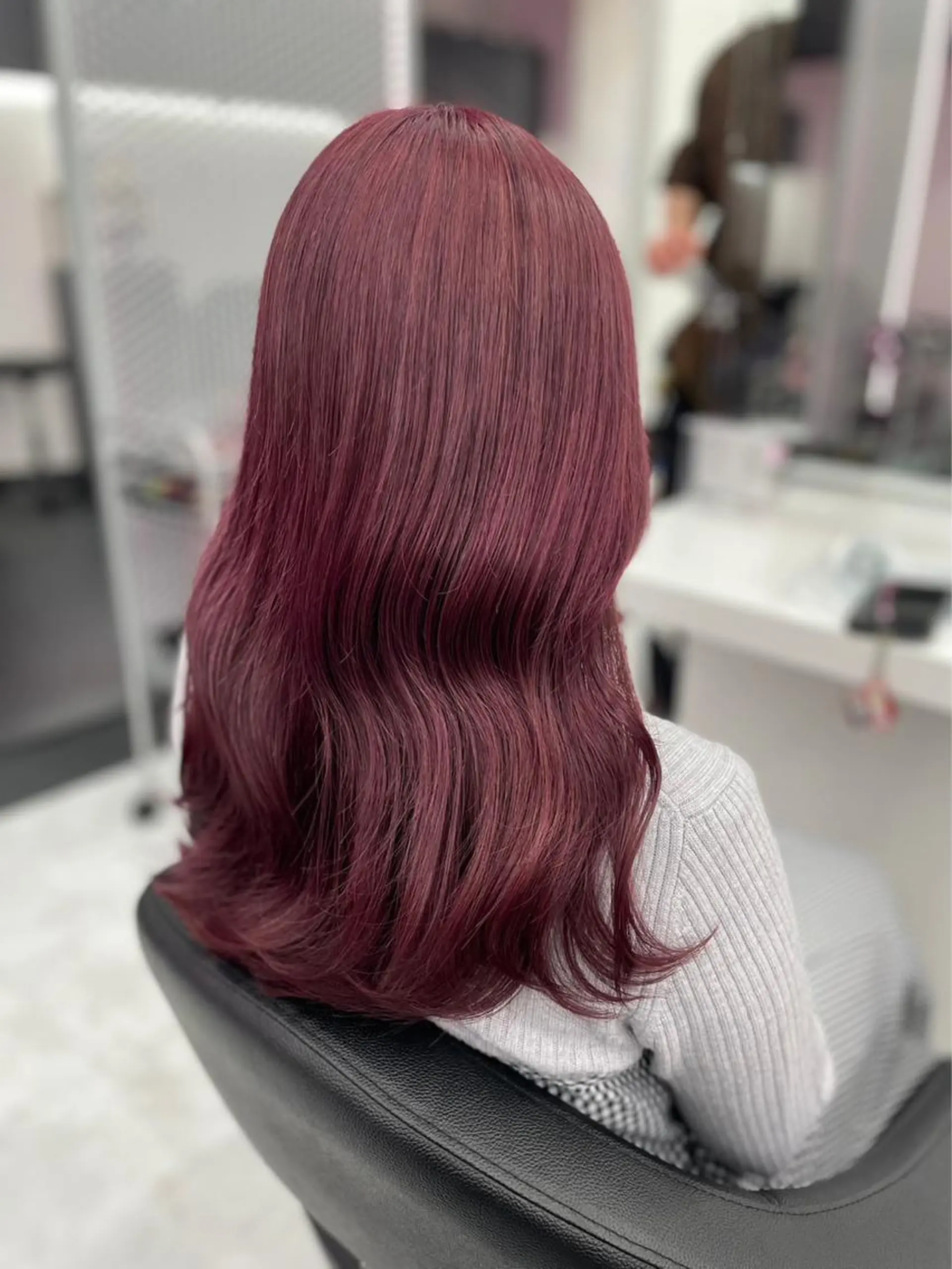セミロング ❤︎ワンホンガーリー なハイトーンヘア❤︎のヘアスタイル