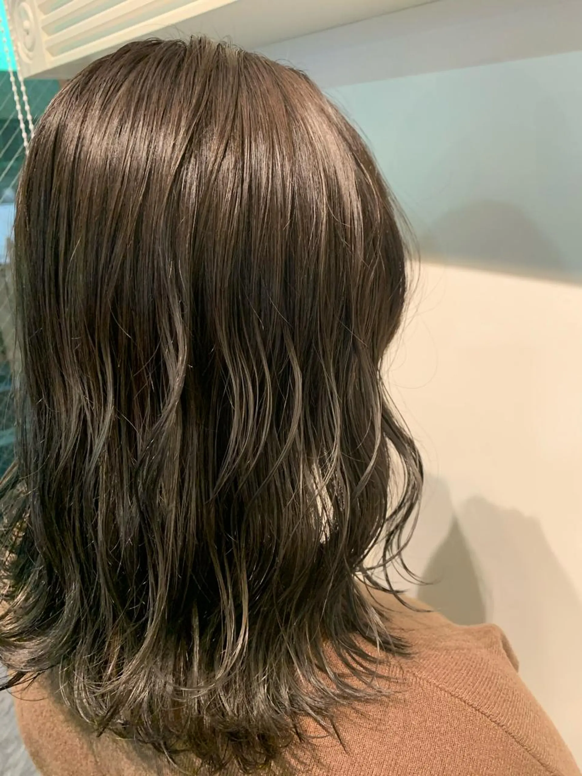 セミロング 山口 竣也のヘアスタイル