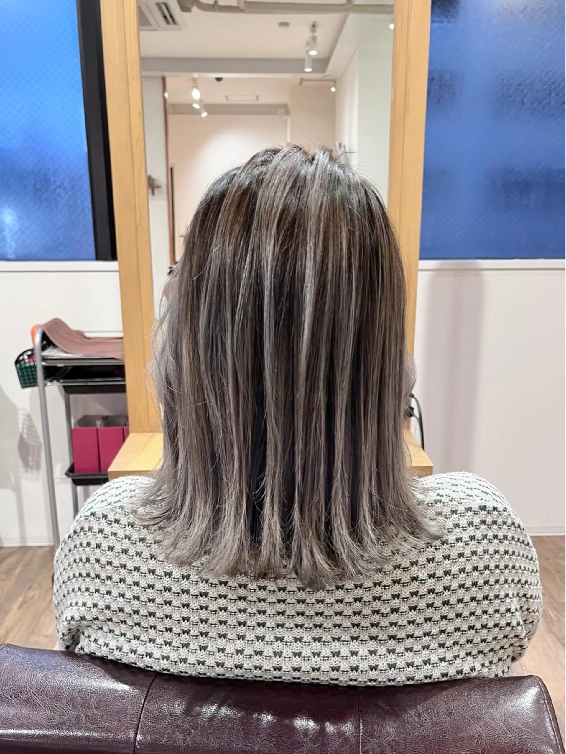 ミディアム カラー バレイヤージュ ブリーチ ハイライトカラー ハイライト レイヤーカット ヘアカラー KIZU 髪質改善 オカルト怪談のヘアスタイル